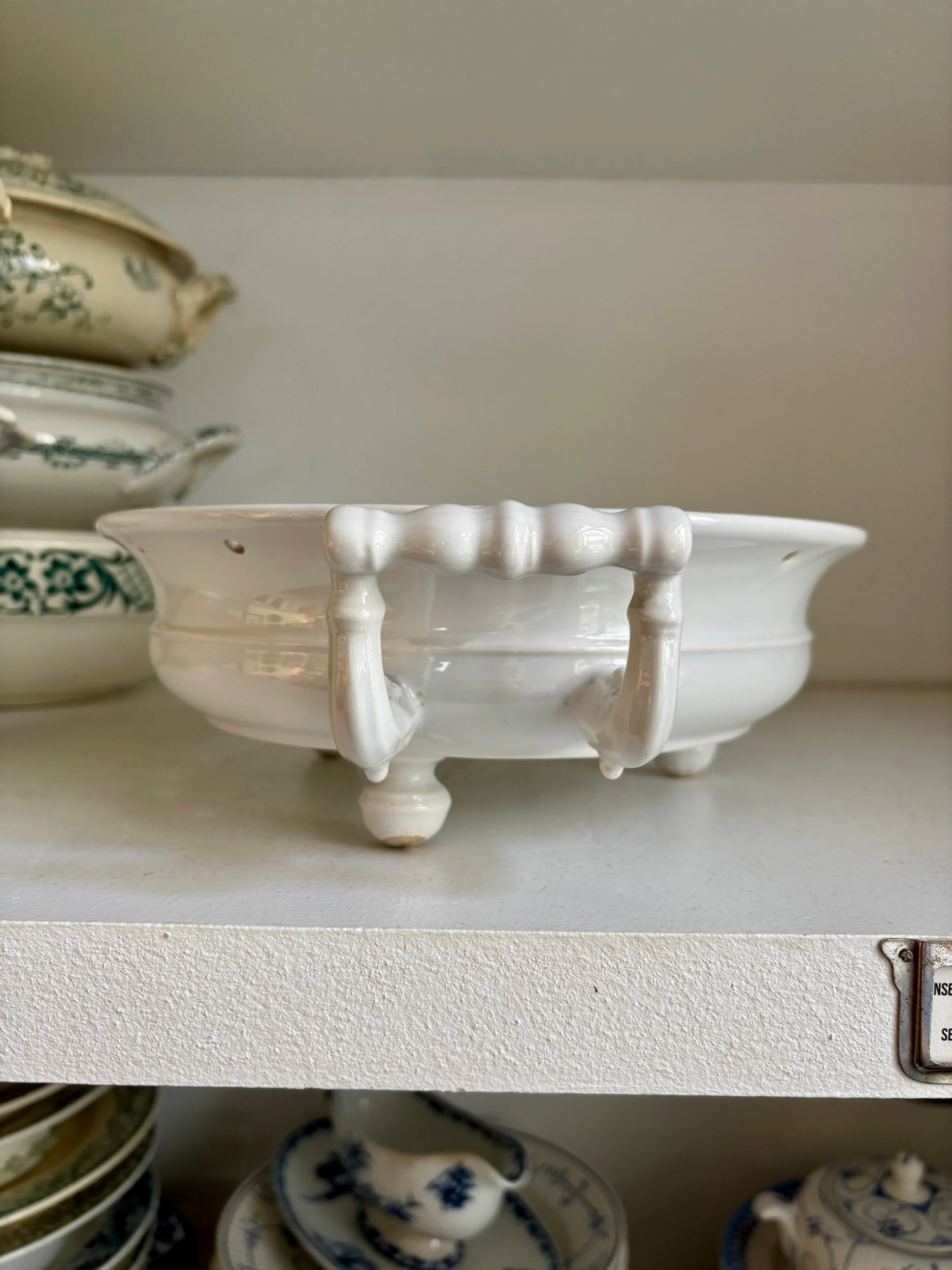 rechaud-passoire-faience-blanc-vaisselle-vintage-axs-design-paris-france