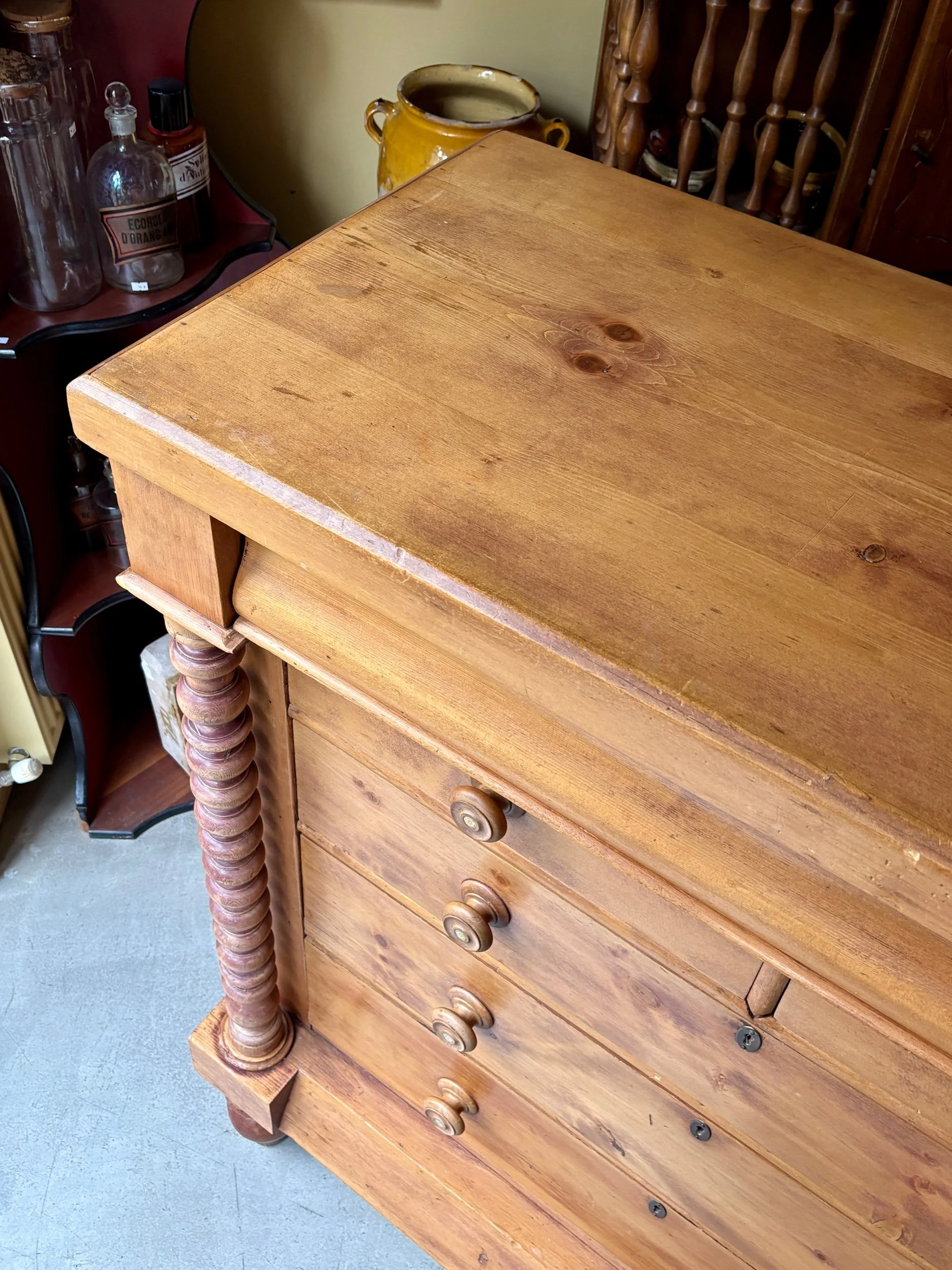 meuble-appui-commode-6-tiroirs-pitchpin-bois-tourne-mobilier-classique-vintage-axs-design-paris-france