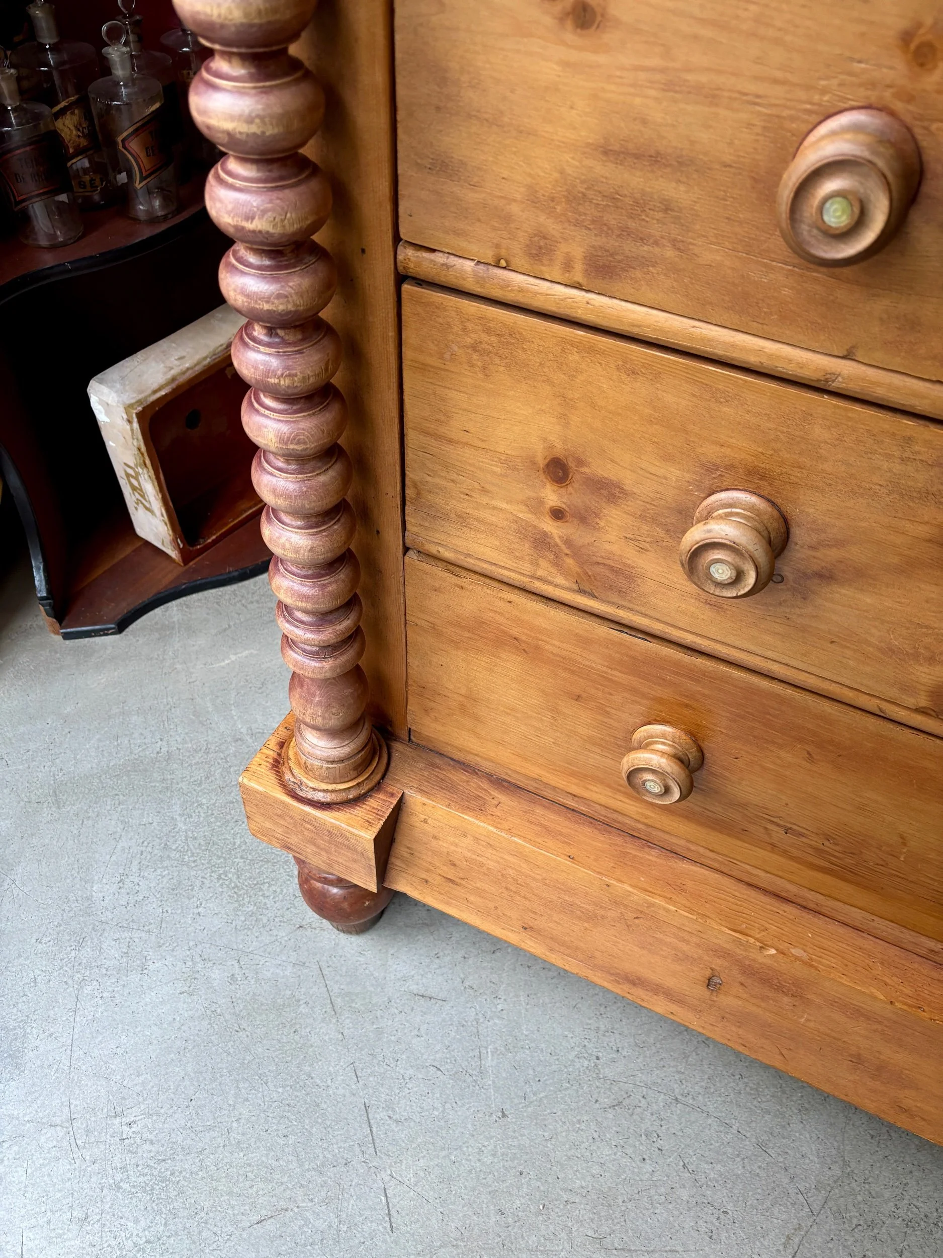meuble-appui-commode-6-tiroirs-pitchpin-bois-tourne-mobilier-classique-vintage-axs-design-paris-france