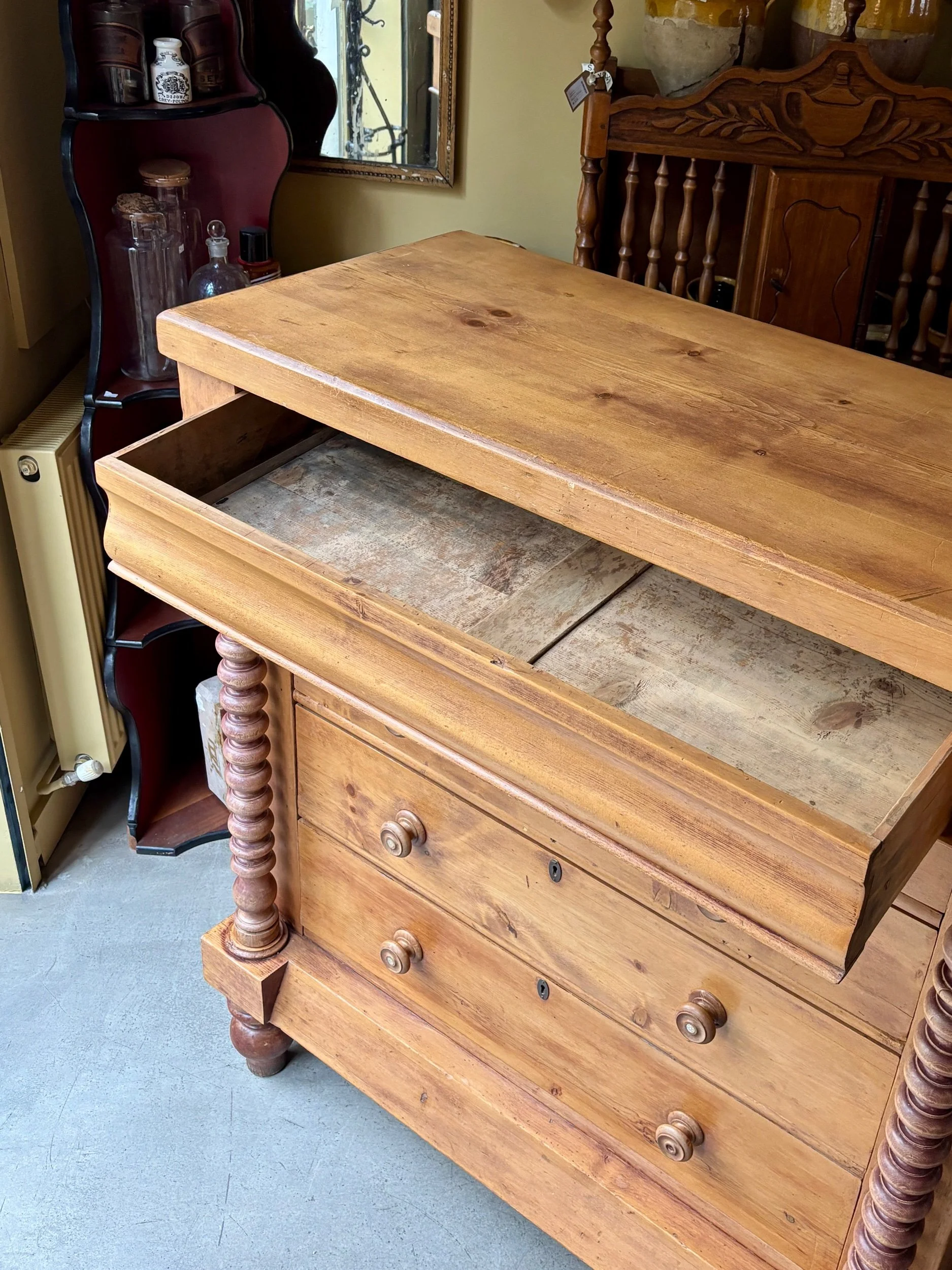 meuble-appui-commode-6-tiroirs-pitchpin-bois-tourne-mobilier-classique-vintage-axs-design-paris-france
