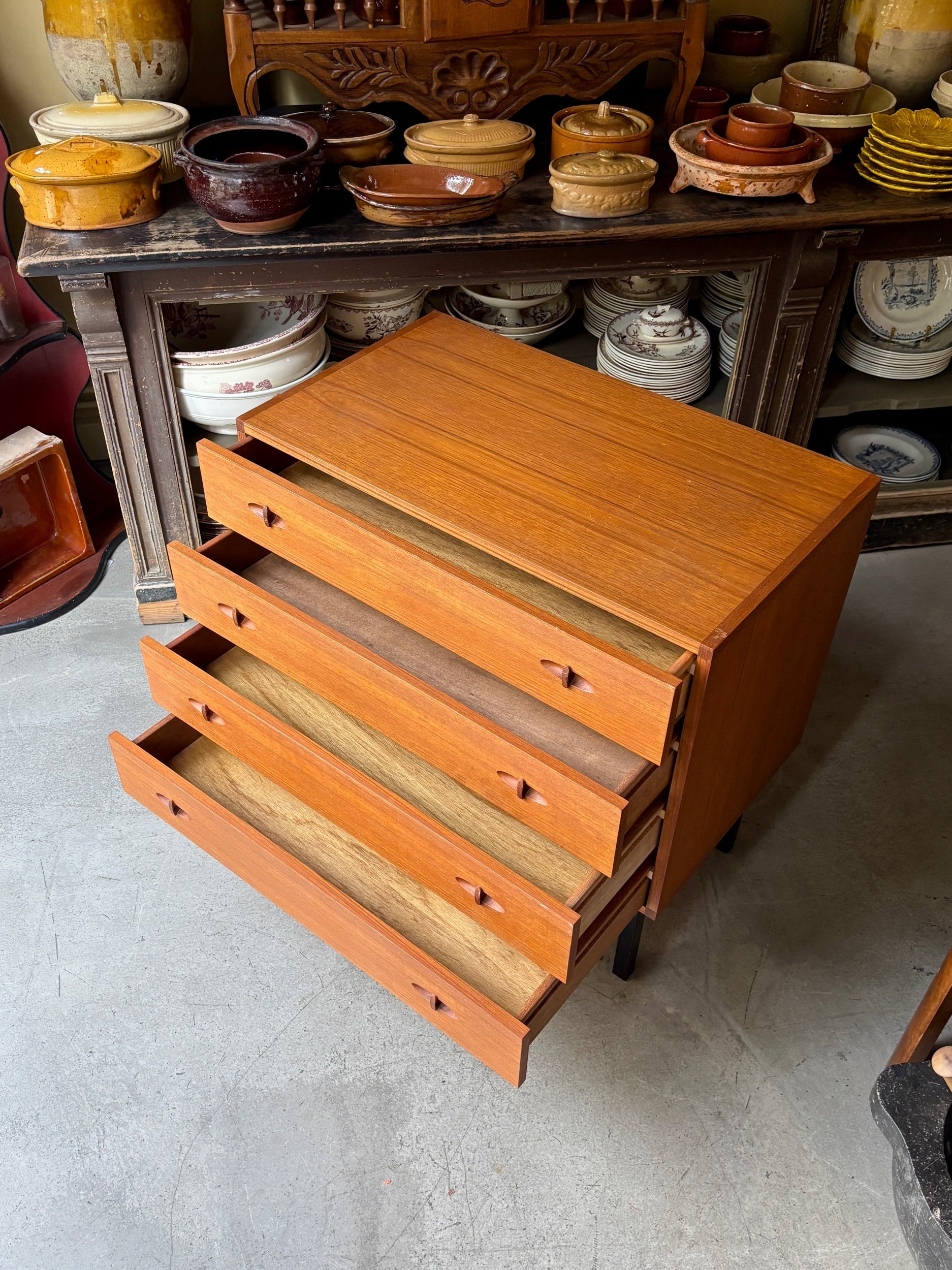commode-4-tiroirs-teck-henry-walter-klein-meuble-scandinave-vintage-axs-design-paris-france