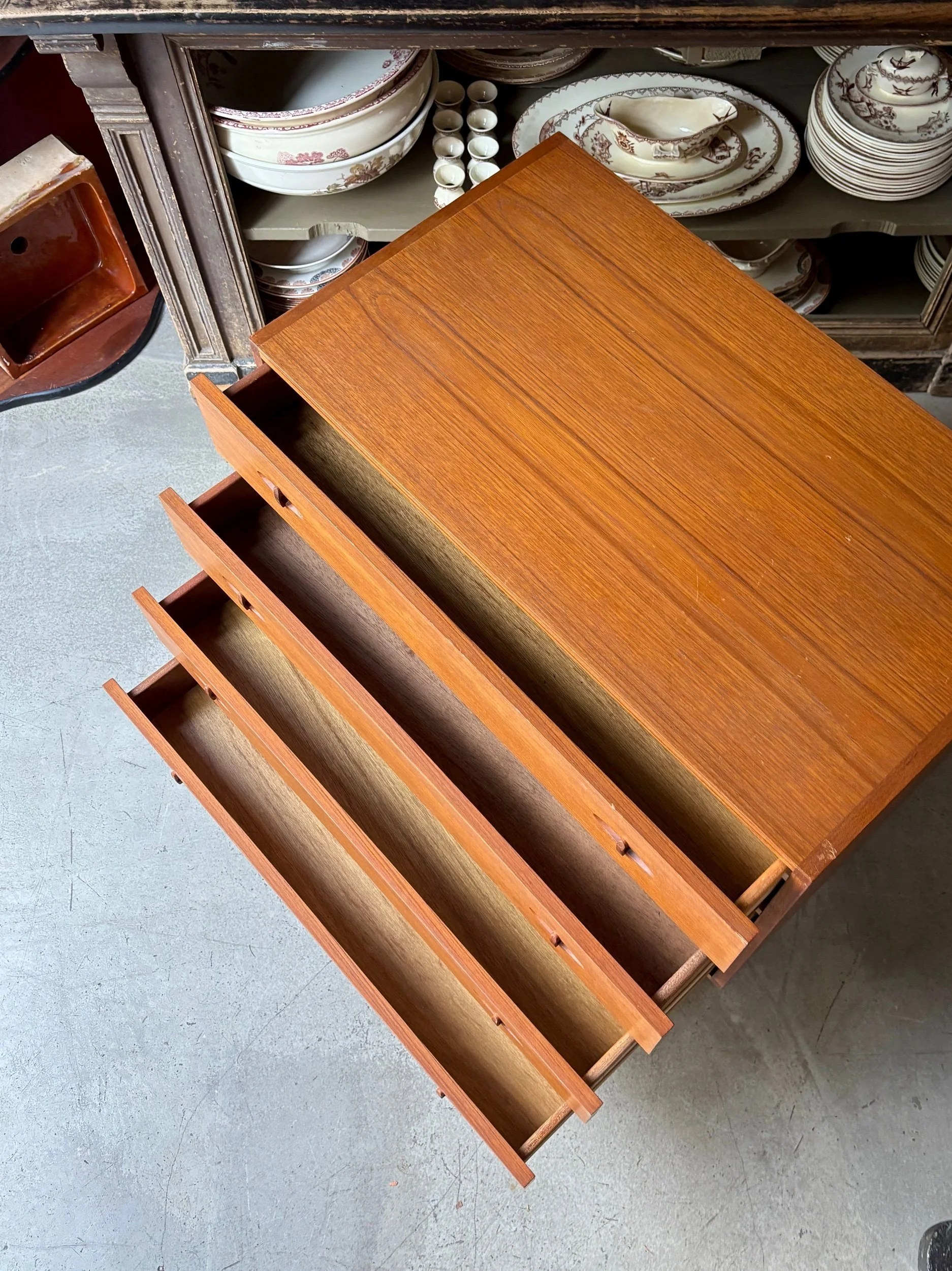 commode-4-tiroirs-teck-henry-walter-klein-meuble-scandinave-vintage-axs-design-paris-france