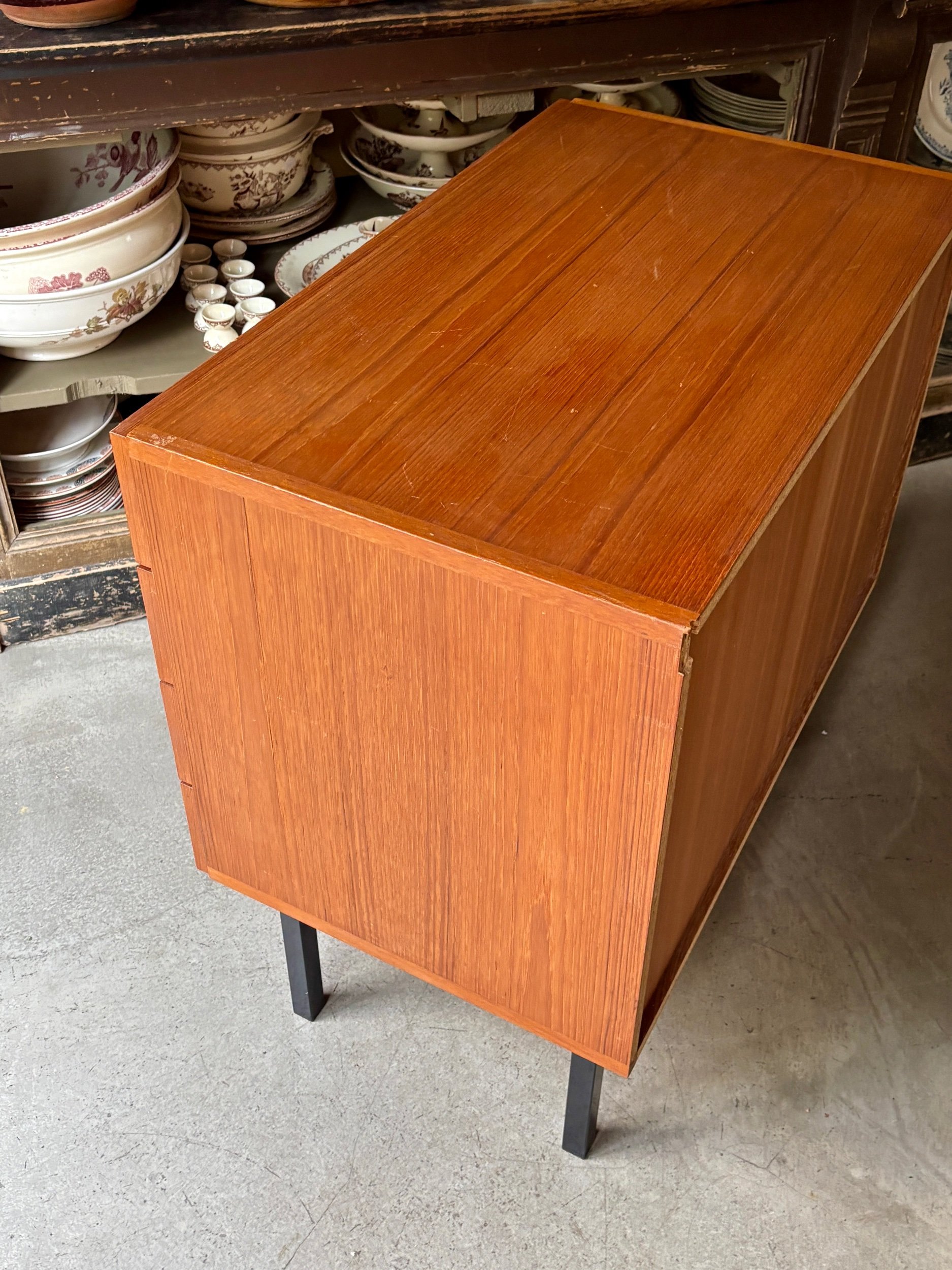 commode-4-tiroirs-teck-henry-walter-klein-meuble-scandinave-vintage-axs-design-paris-france