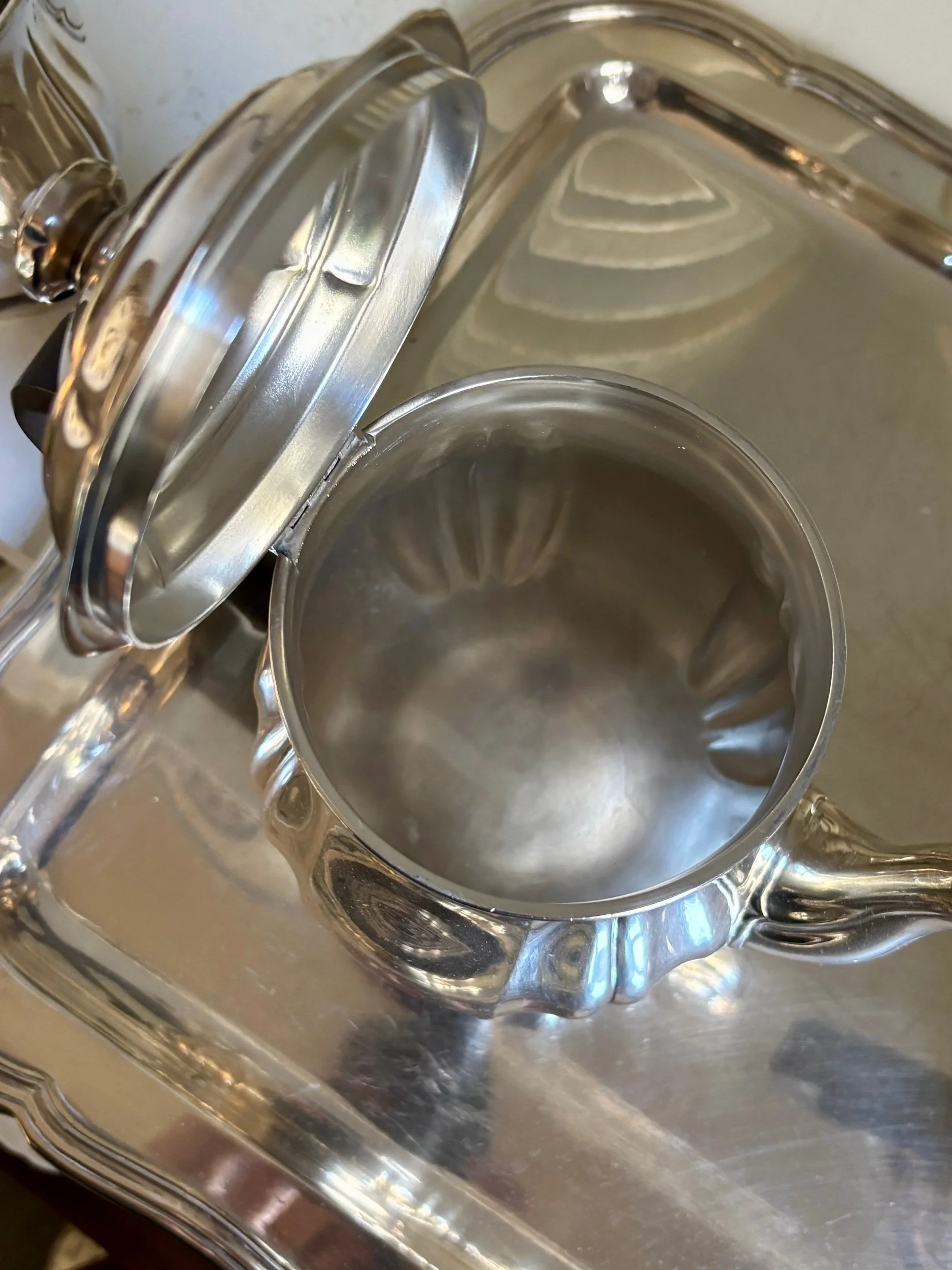 service-the-cafe-ercuis-metal-argente-5-pieces-vaisselle-vintage-axs-design-paris-france