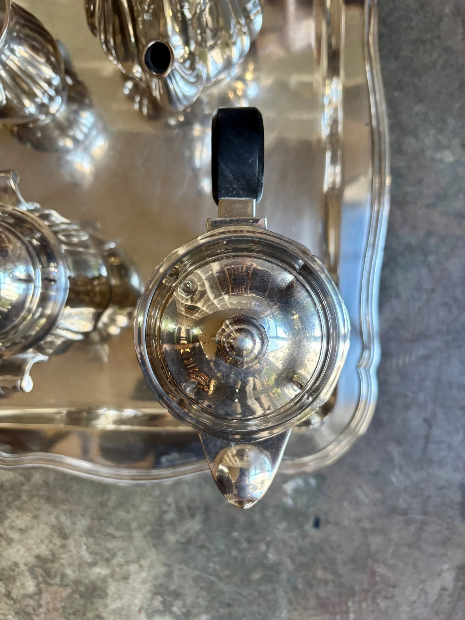 service-the-cafe-ercuis-metal-argente-5-pieces-vaisselle-vintage-axs-design-paris-france