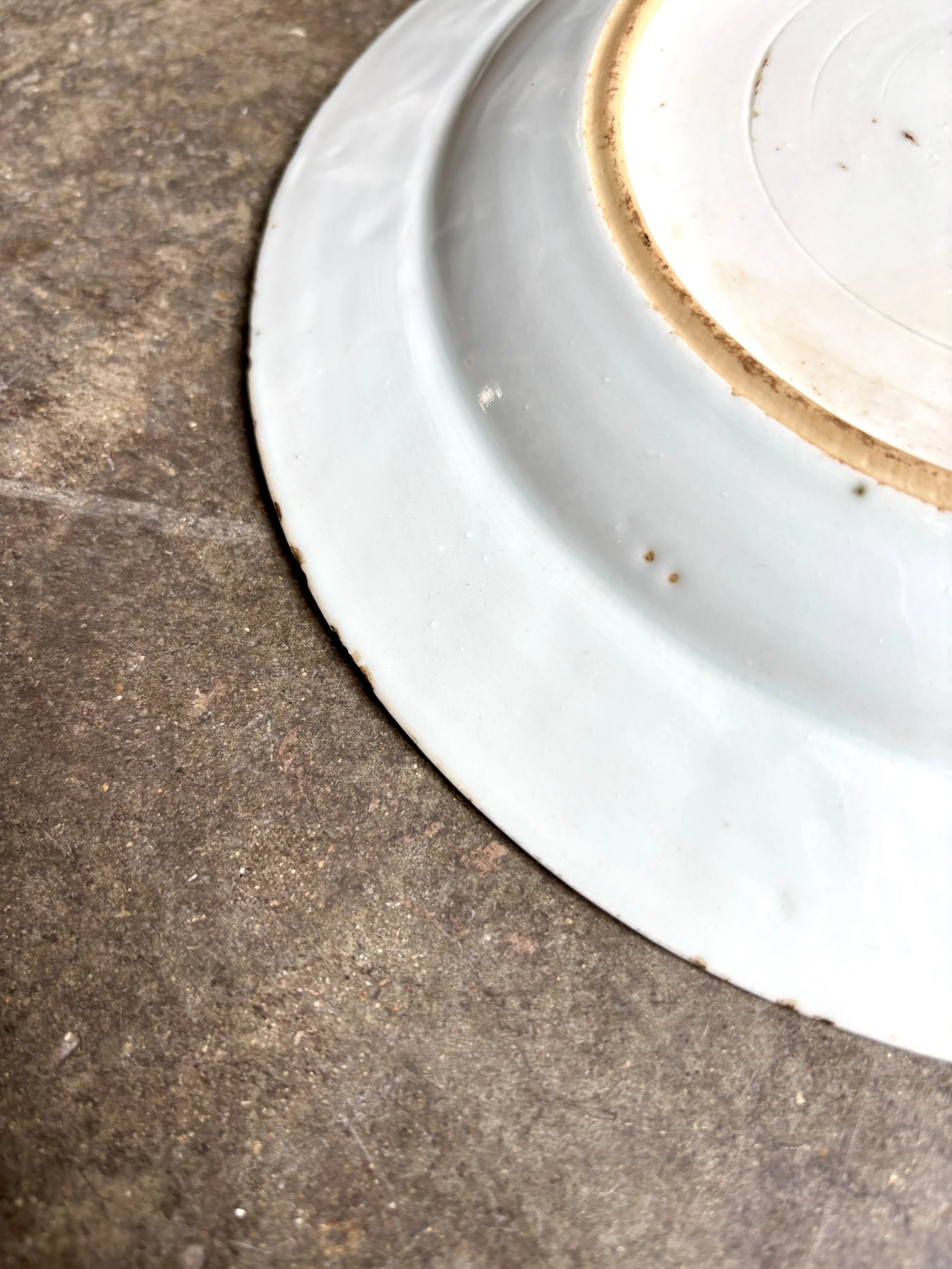 assiette-plate-2-compagnie-des-indes-decor-imari-porcelaine-bleu-orange-dore-vaisselle-vintage-antique-axs-design-paris-france