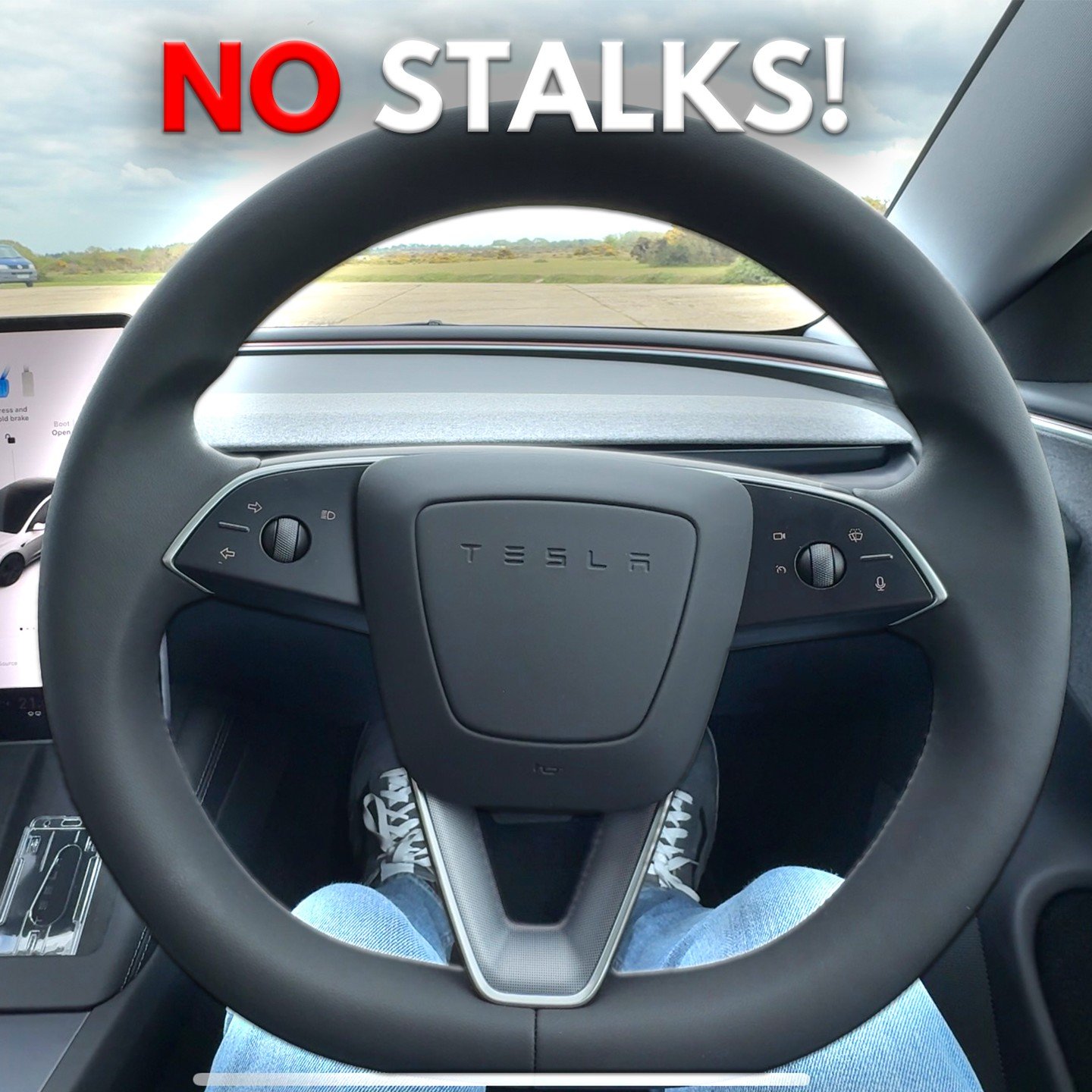 This car has no stalks...no wipers, no indicators...they're ALL on the steering wheel! 🤯

I'm testing the NEW Tesla Model 3 so if you have any questions, comment below and I may feature your question in the video. Recording today (Sunday) so message