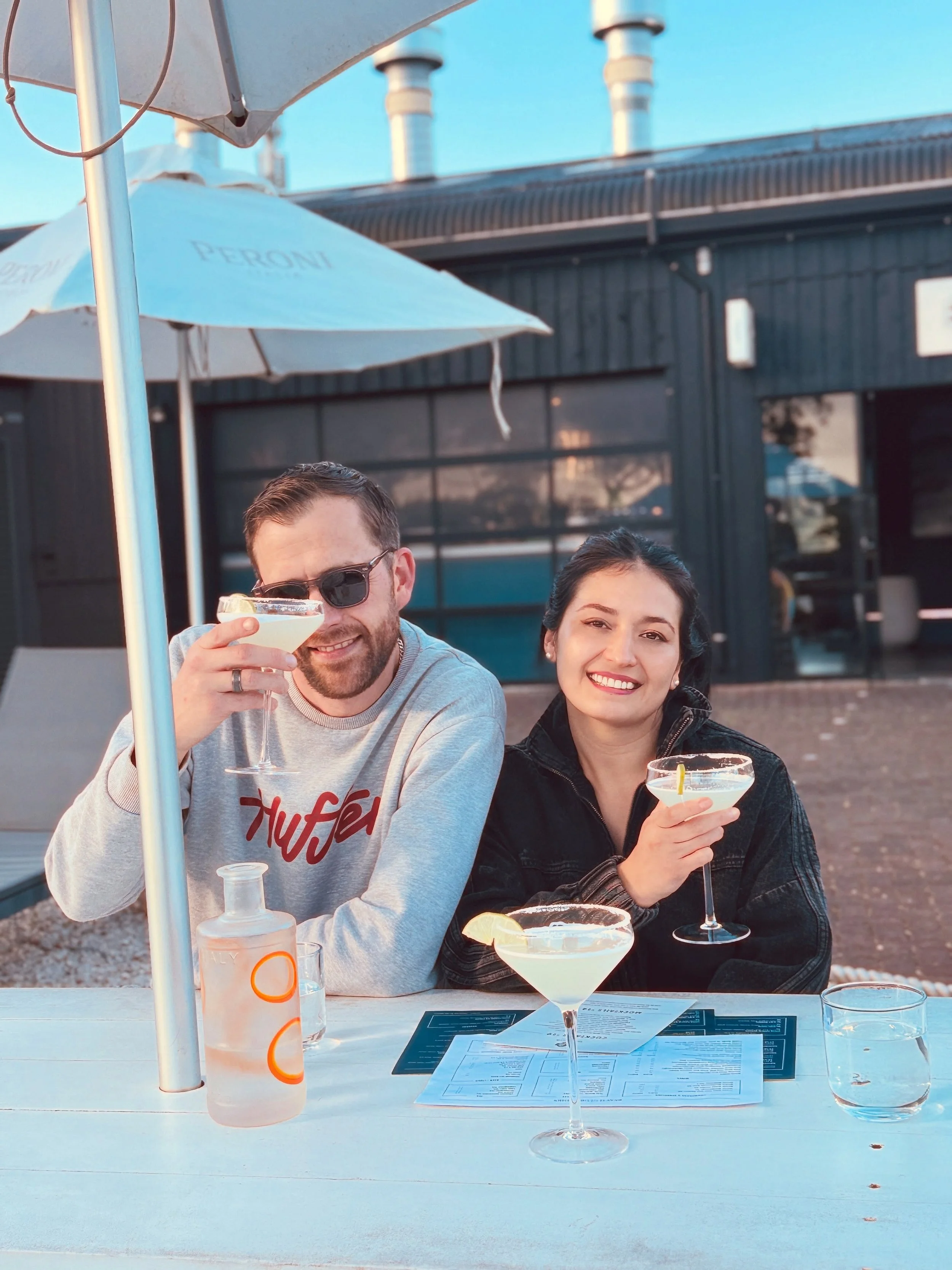 That Friday feeling just clicks at @beachclub_orakei. Join us for late afternoon cocktails and unmatched vibes. Cheers to the long weekend. 🍸

#beachclub #orakei #cocktail #aucklandeats #aucklandbar