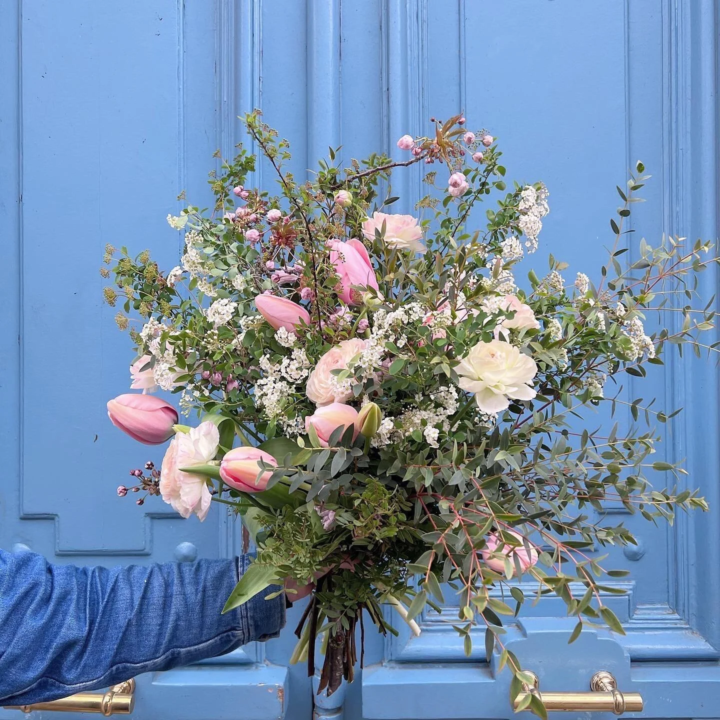 Tic tac&hellip;c&rsquo;est bient&ocirc;t la fin de la saison pour les tulipes et renoncules !
Il vous reste encore quelques semaines pour profiter de ces beaut&eacute;s en magasin 🌿

#fleurs #fleuriste #ephemerefleuriste #paris #paris11