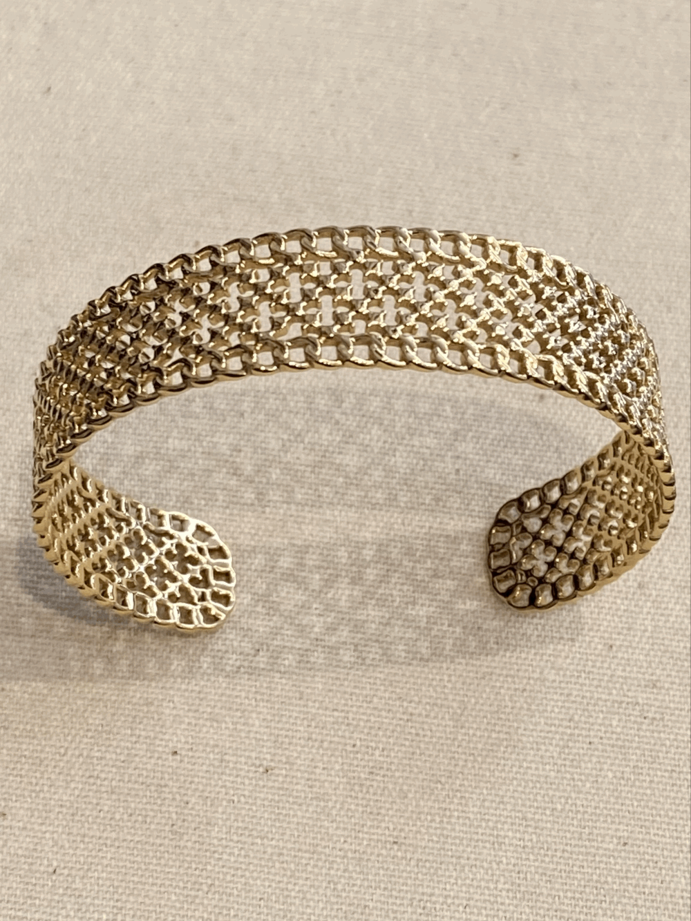 Fantaisie Accessoires Bijoux Bracelet Jonc Ajouré En Acier — Bleu