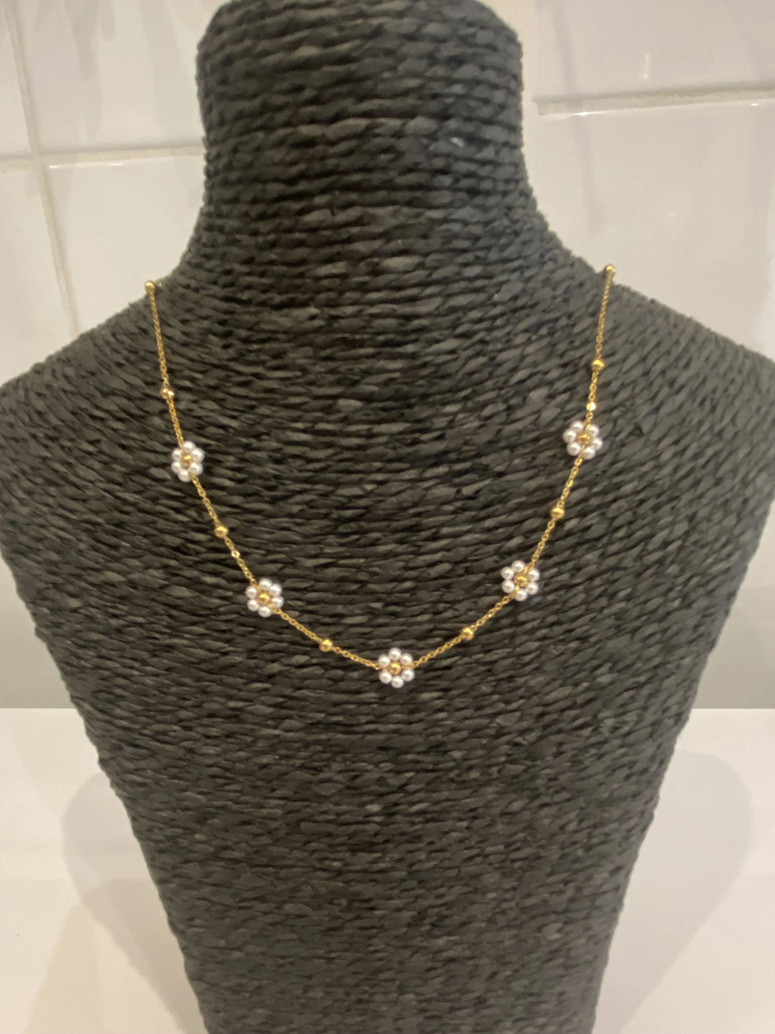 Collier en acier lune nacre