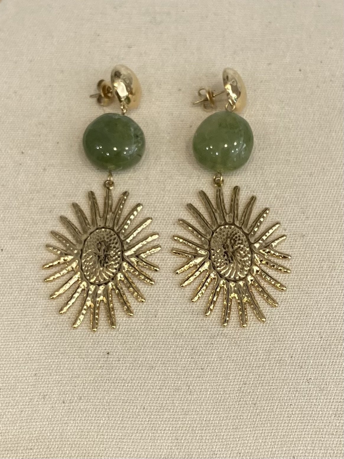 Boucles-d'oreilles pierre naturelle et soleil en acier