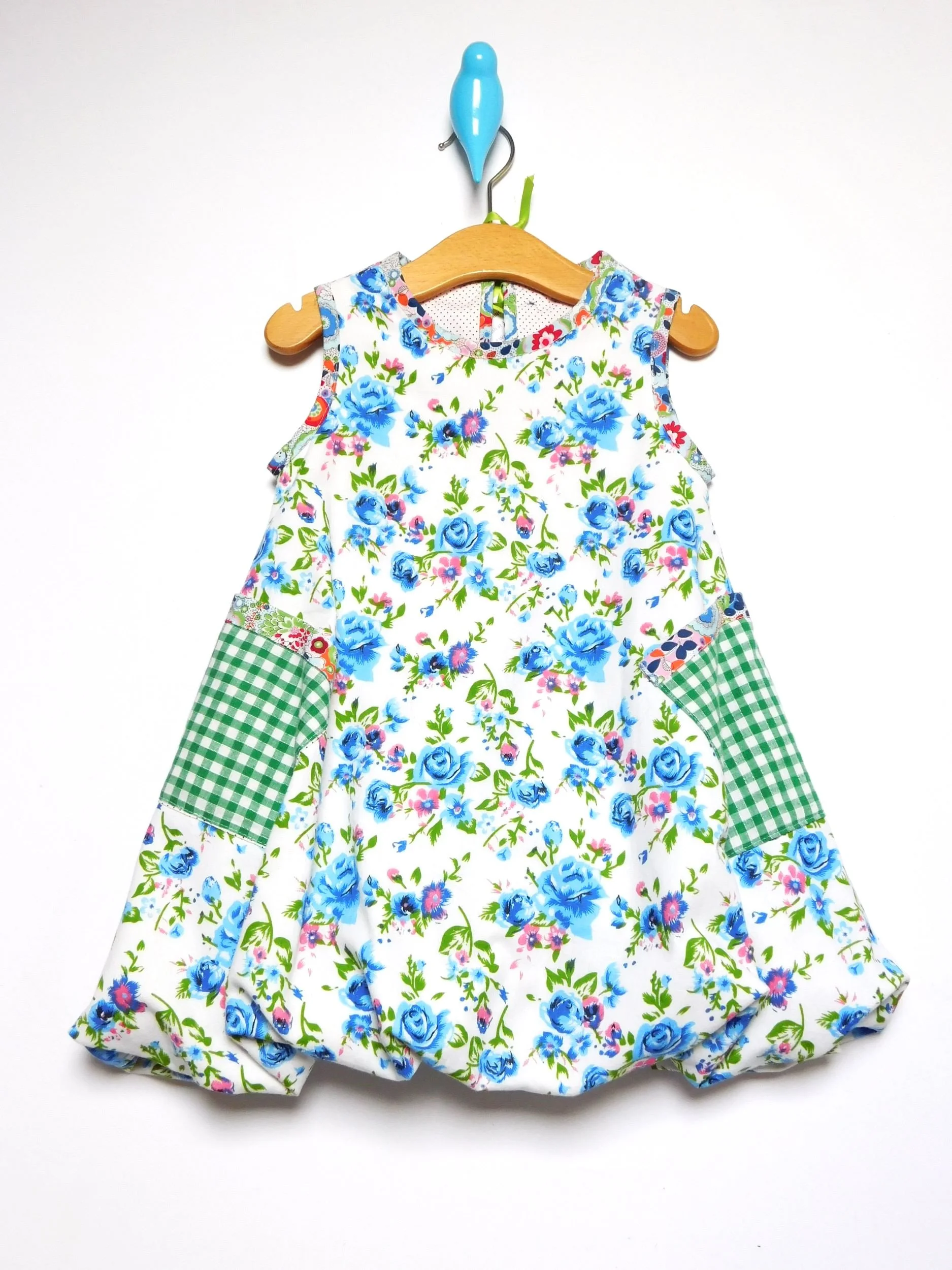VINTAGE  ‘Blue Roses’ balloon hem party dress  Age 3-4 years (Free P&P) *£35