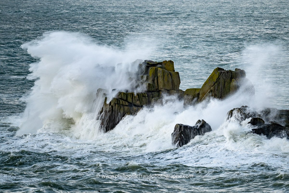 Eclat de vague sur l'Ile des landes