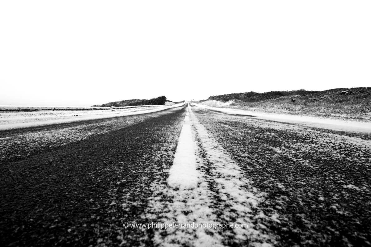 377 - il neige - route côtière
