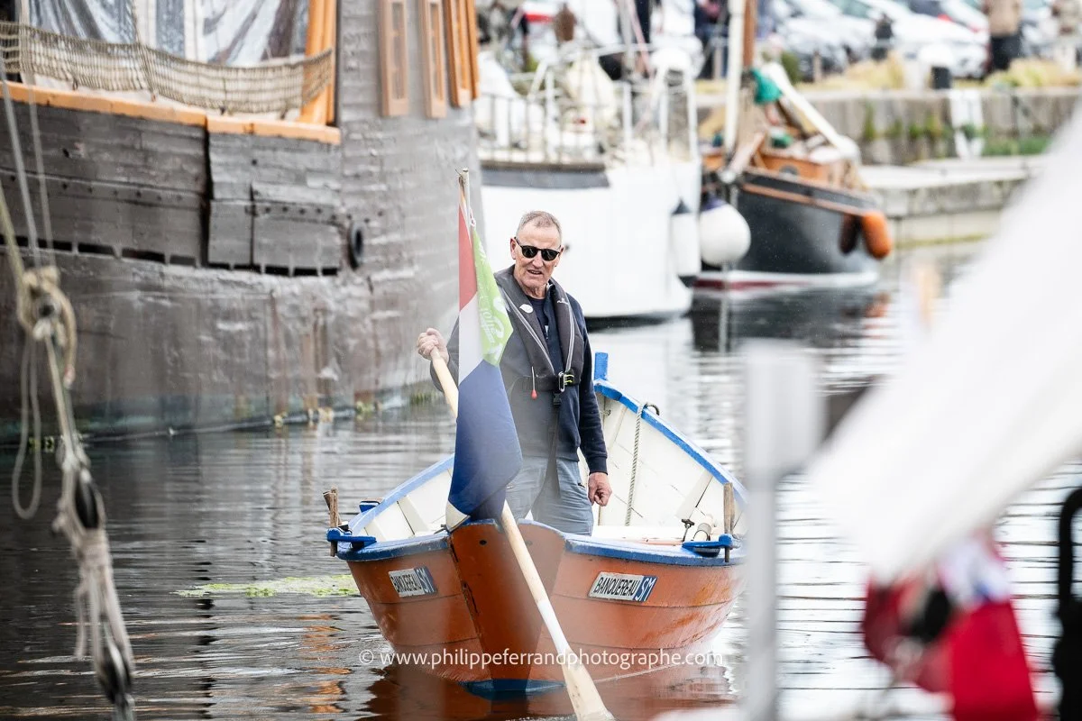 à la godille dans les bassins du port de Saint Malo