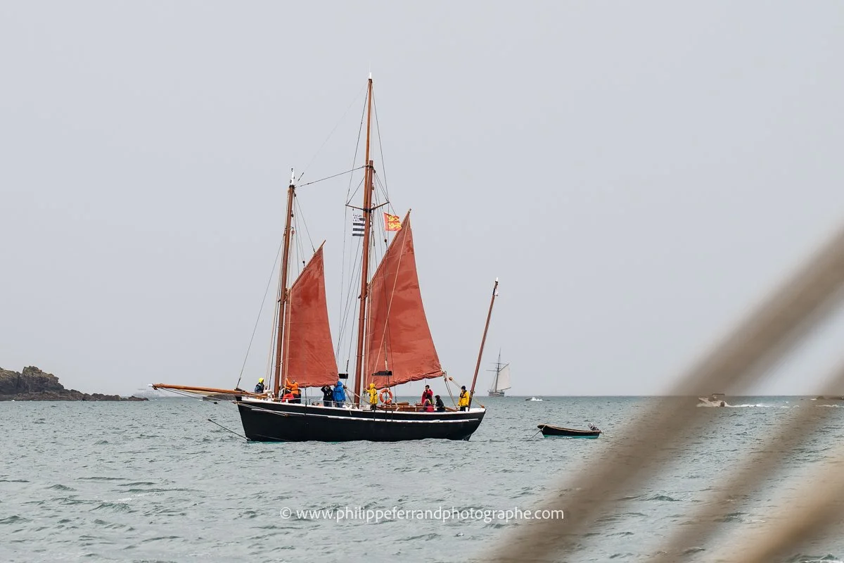 Neire Maove se prépare à sortir de la baie