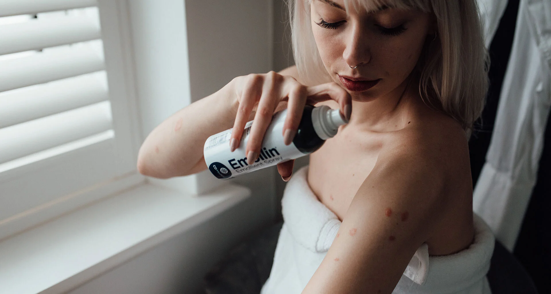 About Emollin® - Spray-on Emollient | Emollin® — Emollin