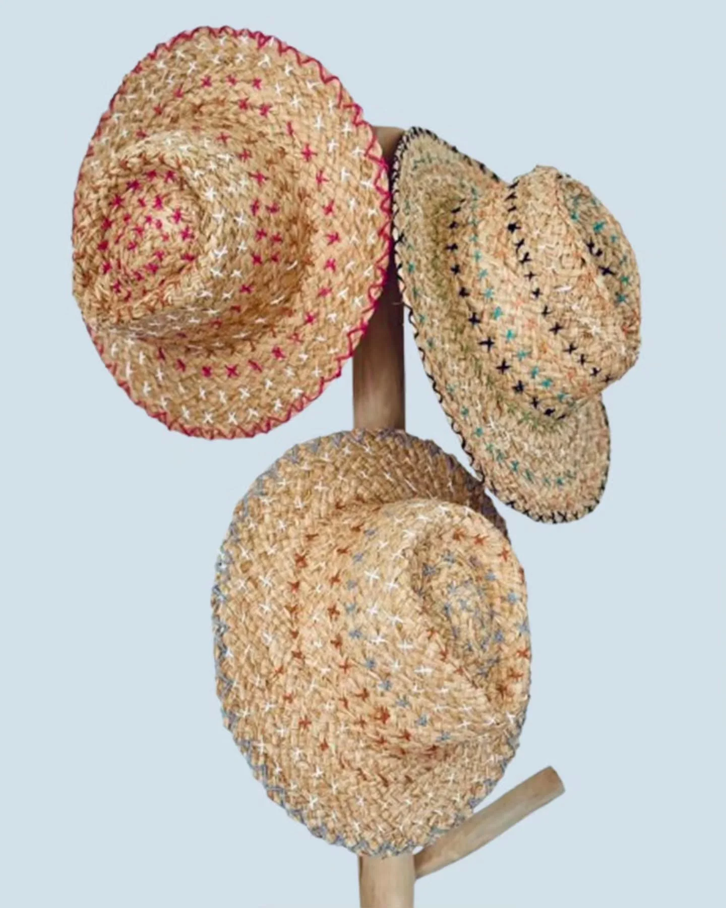 @unjour.unobjet 
#summerlovin #chapeau #raphia #handmade #slowfashionstyle #outfit