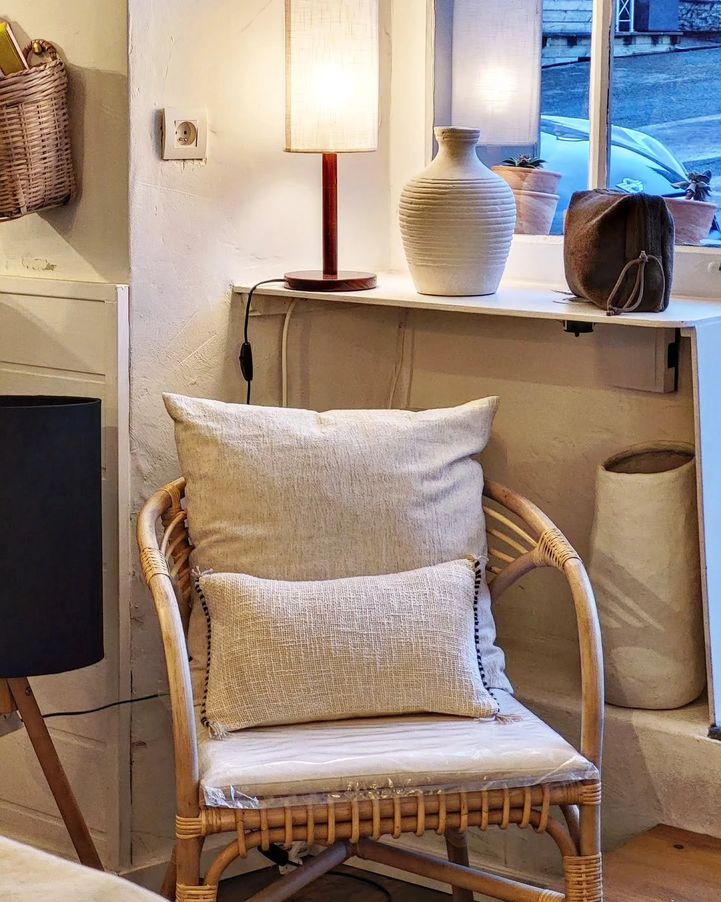 @lesfillesdelaplace 👭
#deco #decoinspiration #slowdeco #slowhome #fauteuil #rotin#bamboo #coussin #ideedeco #conceptstore #gard #nimes #montpellier #suddefrance