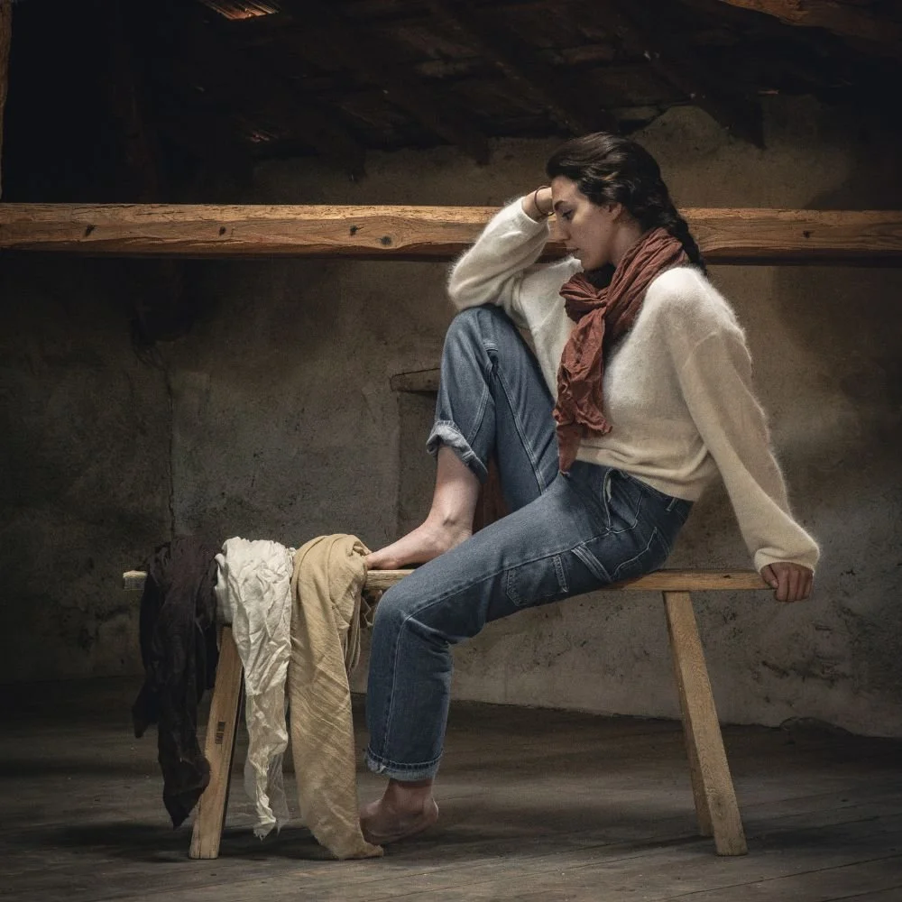 Echarpe-DOUDOU-FINE-CINNAMON-EBENE-POP-CORN-WILLOW-en-laine_photo-ambiance.jpg
