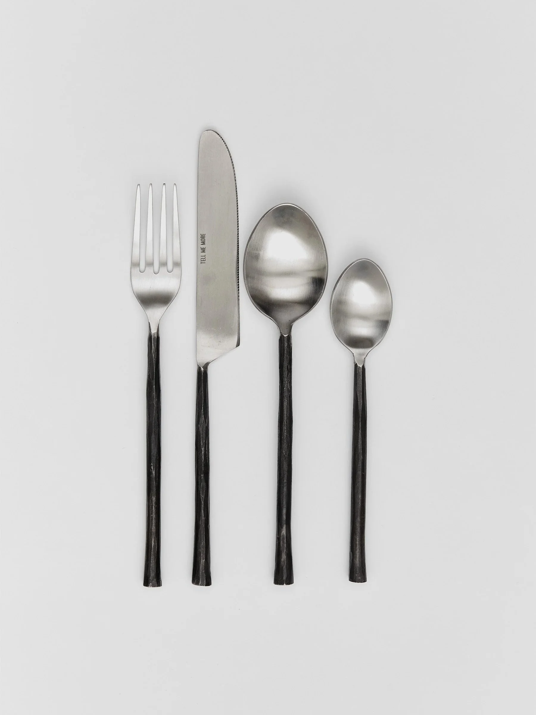 SET DE COUVERTS - TELL ME MORE