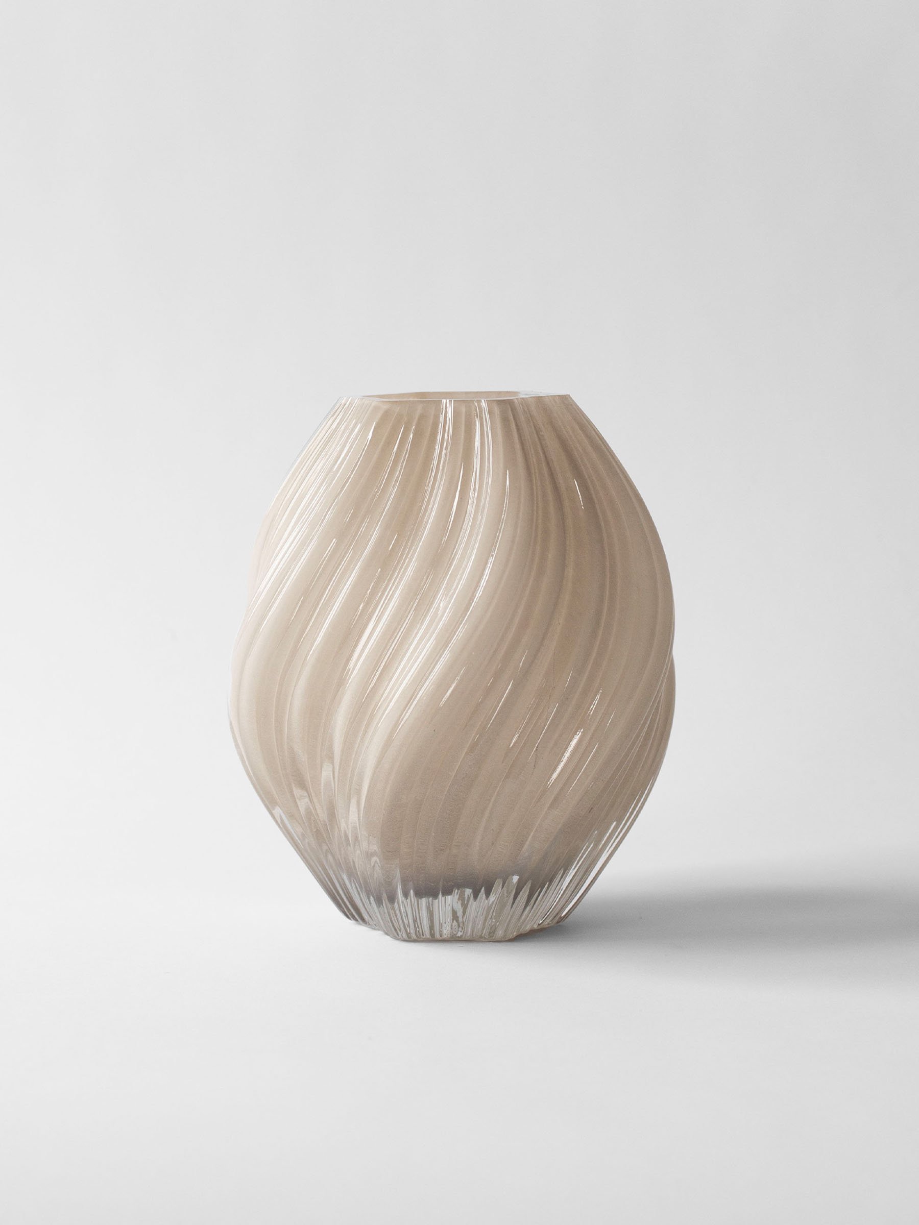 VASE NOMA - TELL ME MORE