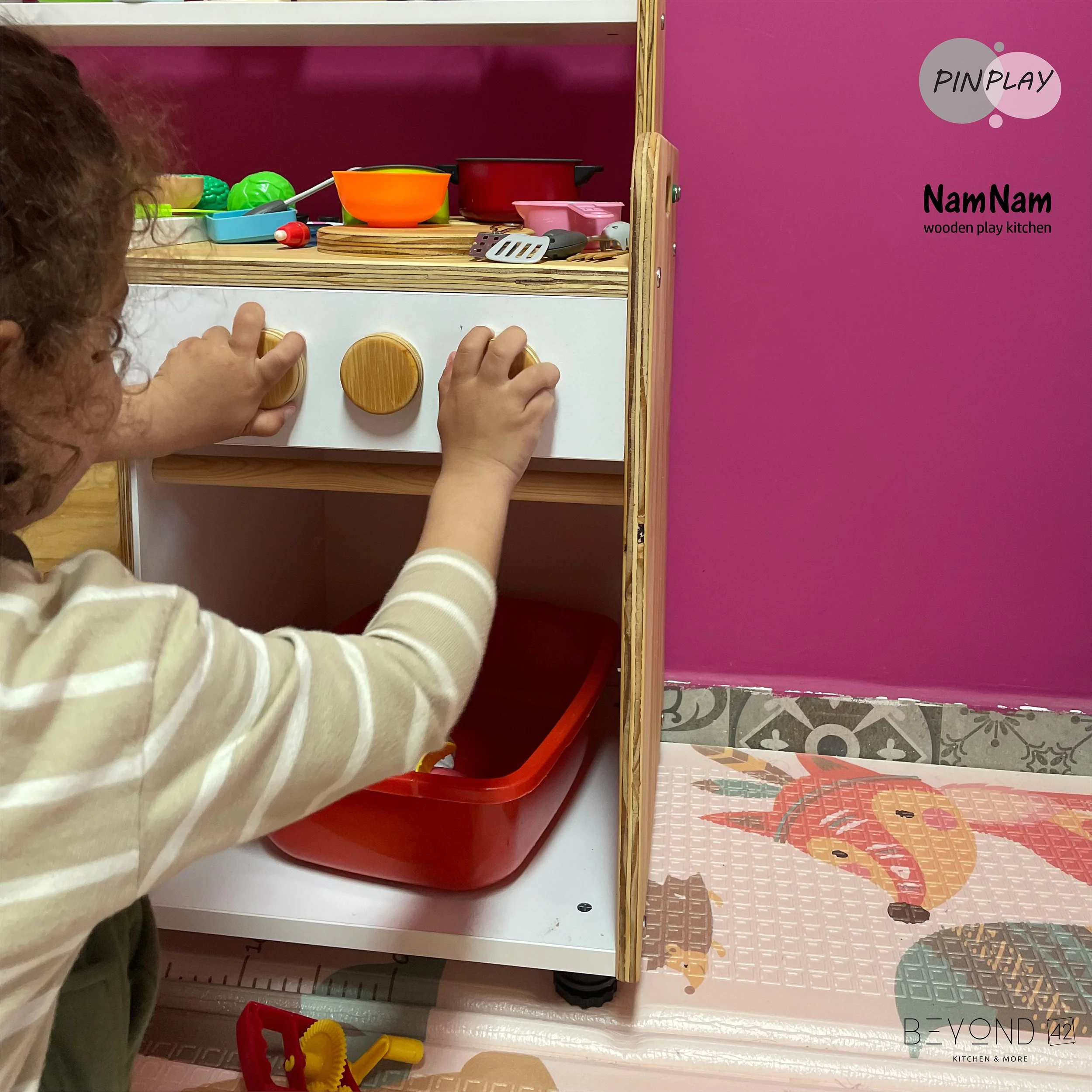 web img wh logo_NamNam-02.jpg