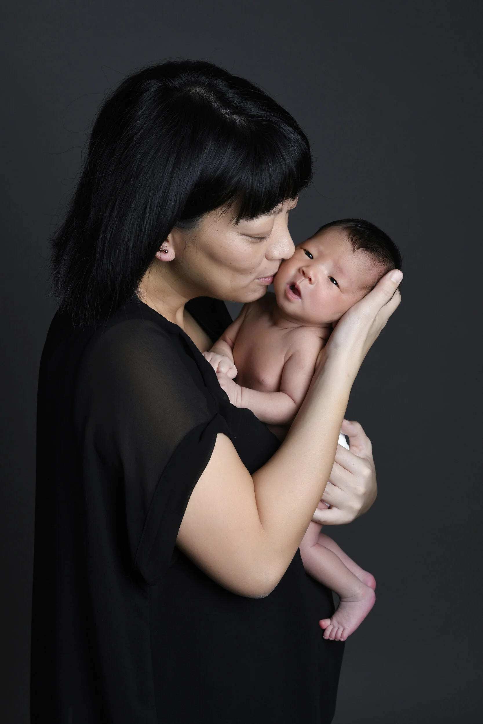 rosa-and-daniel-family-portraits-newborn-baby-144.jpg