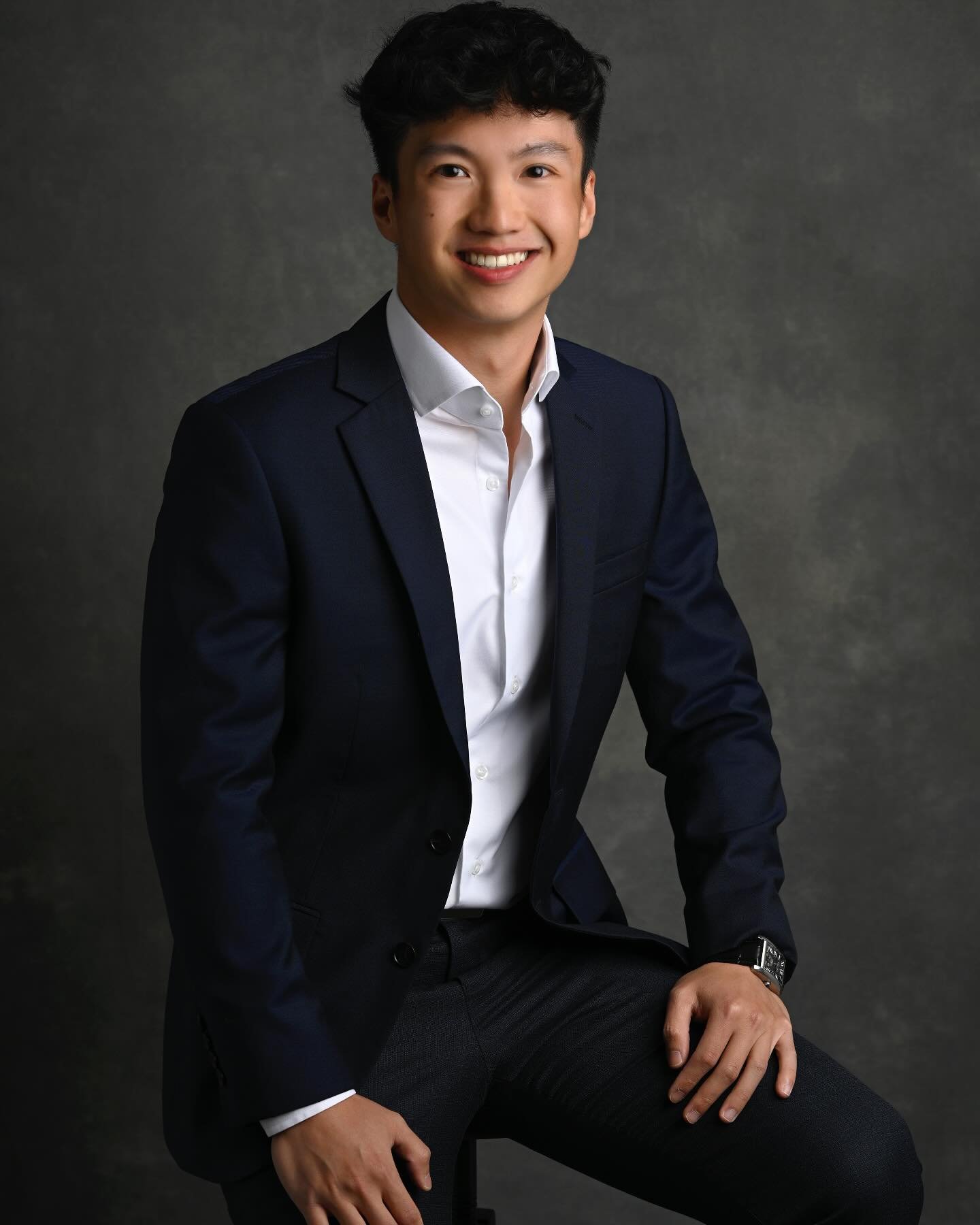 Stepping into something new? Let your image reflect that.
Whether you&rsquo;re entering the workforce, building your personal brand, or launching a creative path, a strong headshot is a small step with a lasting impression.
This Easter, we&rsquo;re o