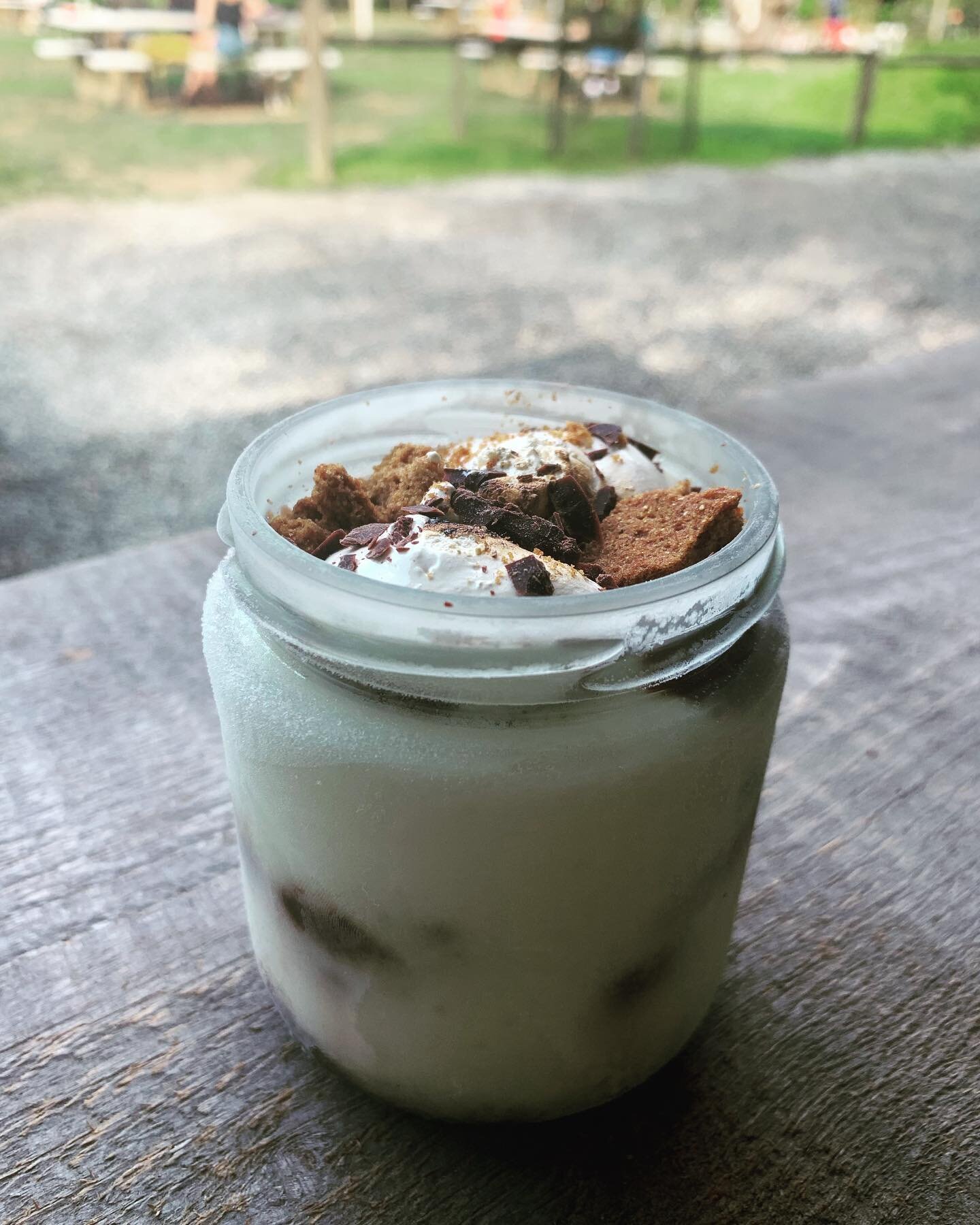 Live music tonight at Sunday Cider pairs perfectly with a camp fire ban S&rsquo;more sundae! House made graham cracker, velvety vanilla ice cream, dark chocolate fudge sauce, chopped Callebaut dark chocolate and our lovely scorched marshmallow fluff.