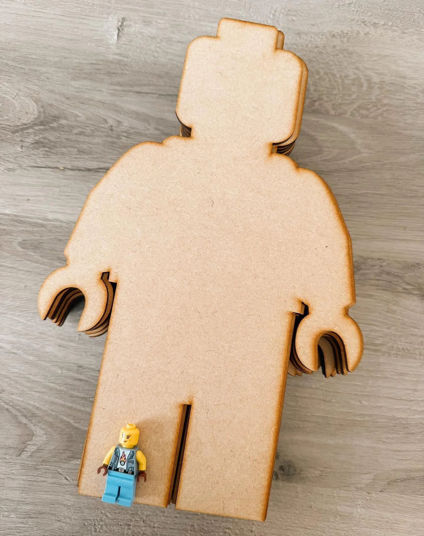 Home from the school run to a brilliant delivery of wooden LEGO characters this morning, ready for a party next week where we&rsquo;ll be painting and collaging them!

Thank you @boredmonkeyuk - fabulous service from a local company, as always!