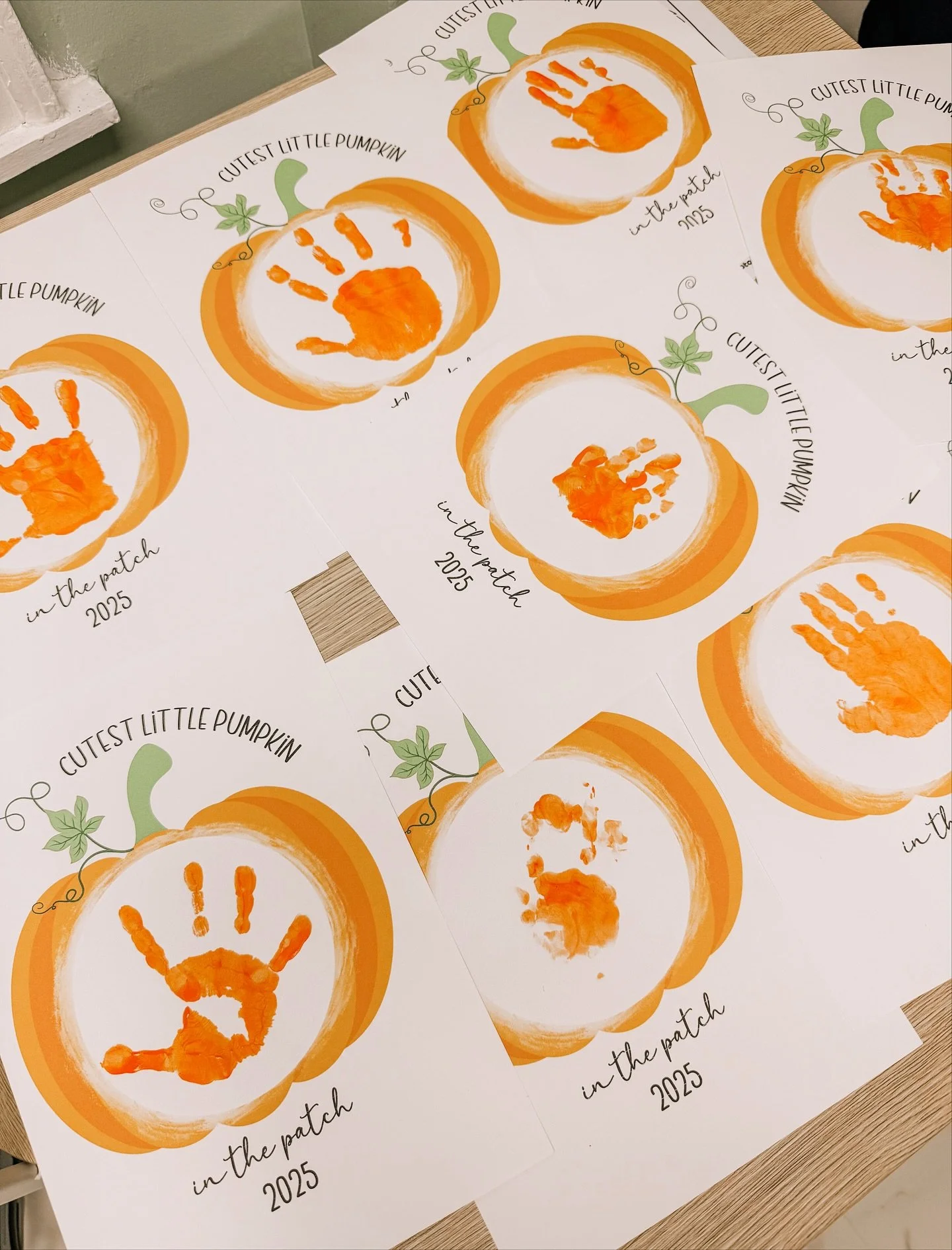 I&rsquo;m not normally one for having children replicate art work but couldn&rsquo;t resist doing these little handprints at @thedaisypatch25 Halloween party last week, as a cute memento for each guest. 

Obviously I forgot the before photos of the p