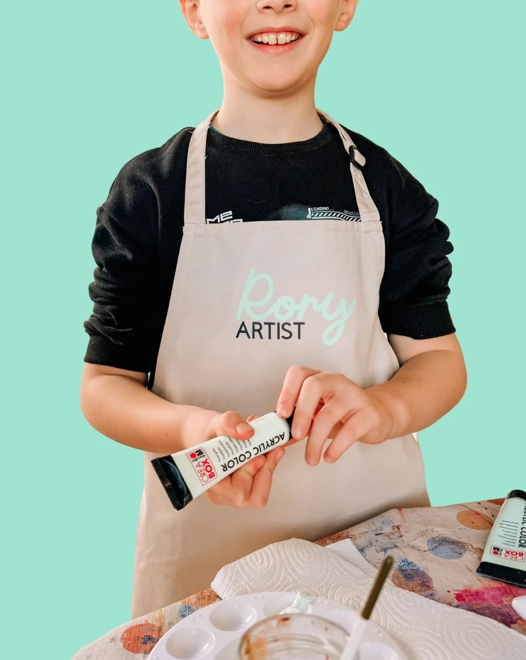 🌟 Personalised aprons 🌟 

Available with green, pink, blue or lilac text. &lsquo;Artist&rsquo; comes as standard but if you want something different underneath (chef or crafter maybe?) just let me know. 

Infant and junior sizes. 

&pound;13.95 to 