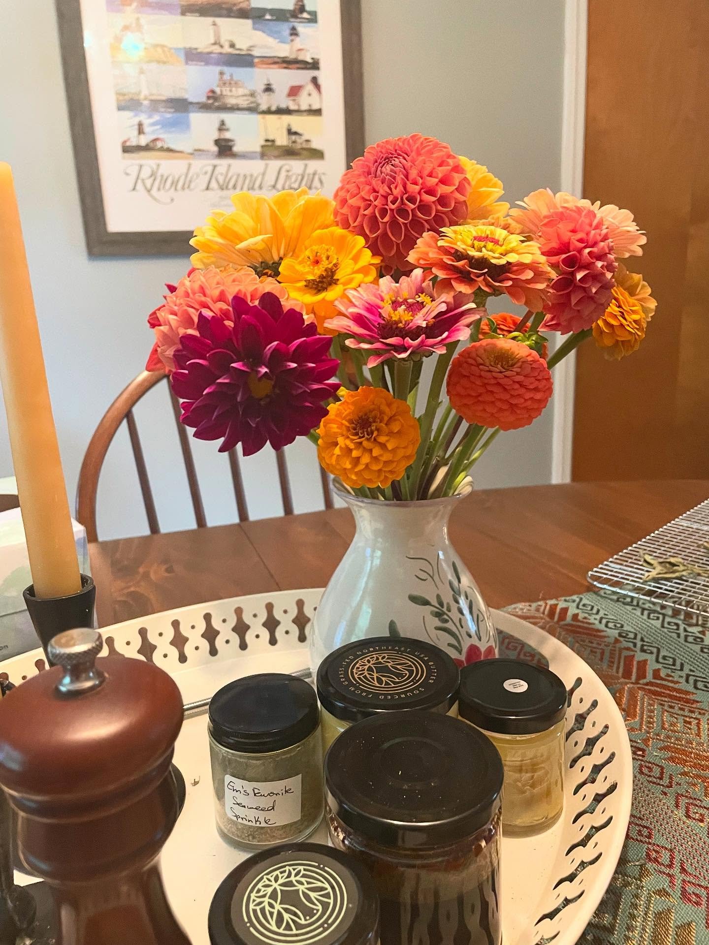 JOY! What&rsquo;s bringing you joy right now? 

Share in the comments to share your joy and inspire others. 

These flowers from my dear friend @dr.kerrymcginn are bringing me so much joy. 🌼 

How about you?