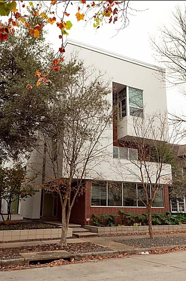 4904 S. Shepherd Dr.