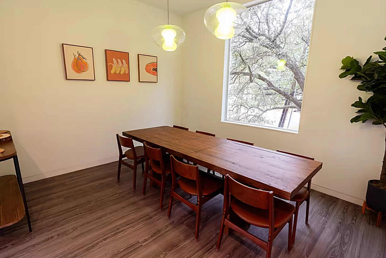 Dining Room.jpg