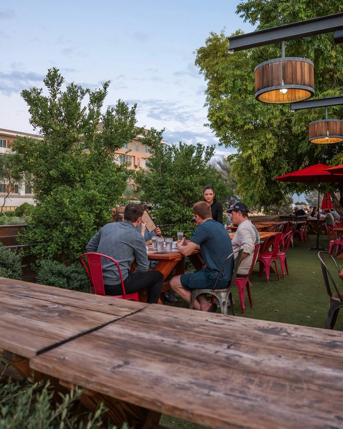 Friday night vibes at Fate Brewing Company ✨
�Great food, great drinks, and an even better atmosphere&mdash;thank you for letting us host your nights and kick off the weekend with you.

Fate Brewing Company 🌵☀️🍻

Sun - Thurs ➡️ 11:00am - 10:00pm
Fr