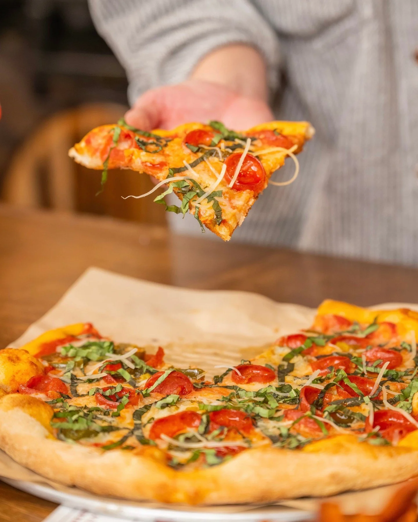 Ready for a slice of greatness? 🍕🔥 come try the Hot Shot Pizza!

Sun - Thurs ➡️ 11:00am - 10:00pm
Fri - Sat ➡️ 11:00am - 11:00pm

📍4445 N 7th St Phoenix, AZ 85014

📍 1312 N Scottsdale Rd Scottsdale, AZ 85257

📍 201 E Southern Ave
Unit 111 Tempe,