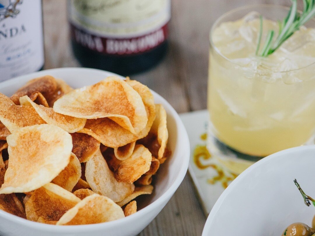 Sometimes it's the simple things that taste the best, like our fresh house potato chips paired with our Spanish Mule. 

We're open today from 12pm-10pm. See you here! #laurelonrutledge