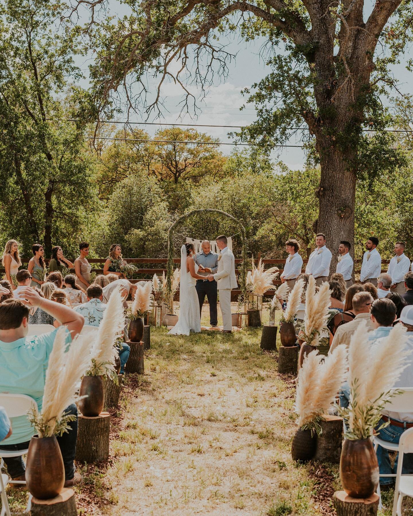 I hope everyone had an amazing 4th of July!

Here&rsquo;s a ceremony shot from Michelle and Coles wedding!