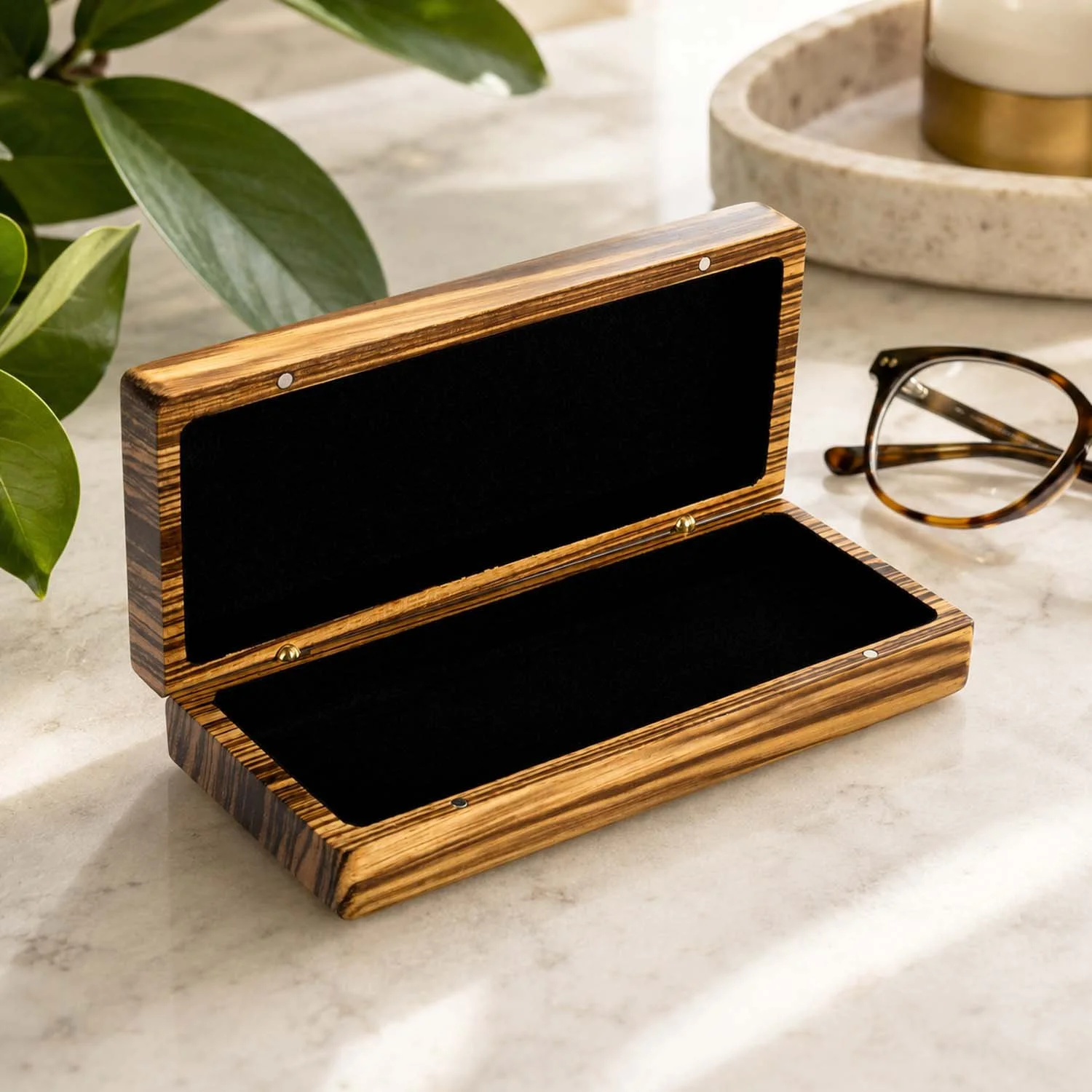 zebrawood-eyeglass-case-open-lifestyle-marble-21.jpg
