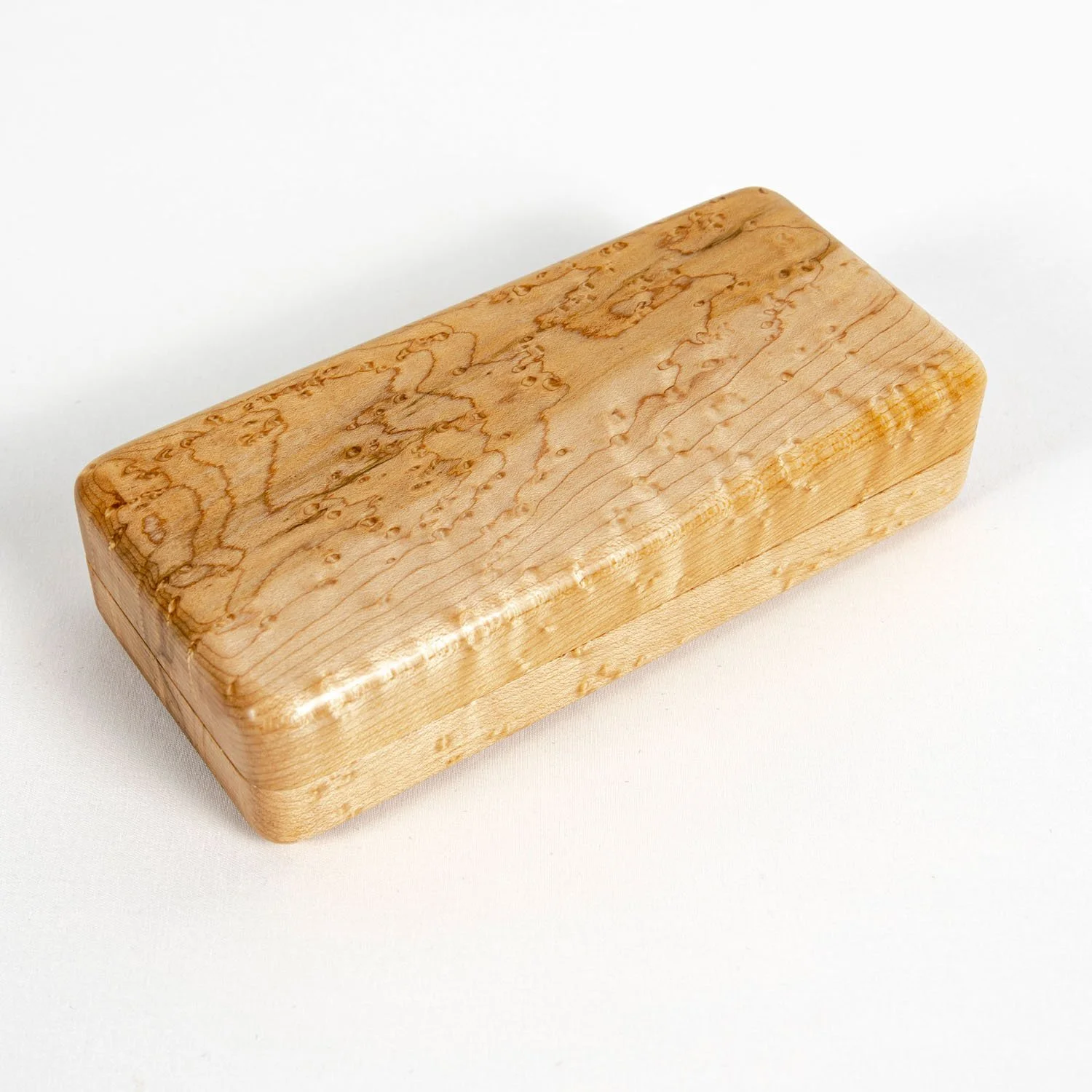handcrafted-birdseye-maple-eyeglass-case-detail-tweatherheadco.jpg