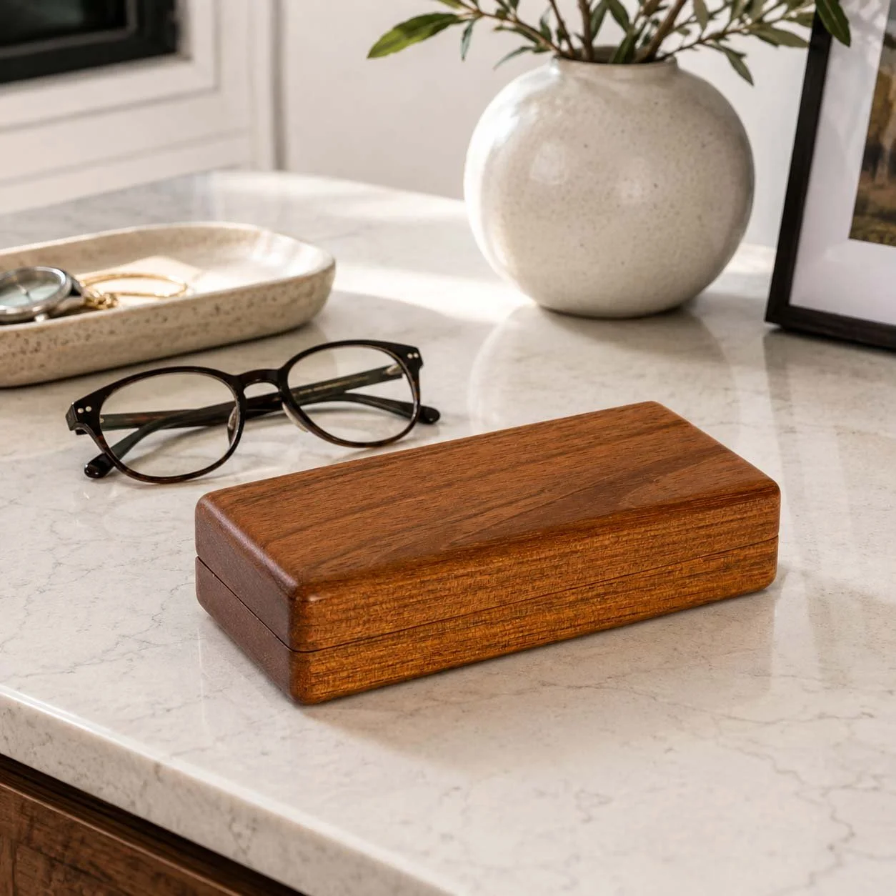 jatoba-wood-eyeglass-case-vanity-lifestyle.jpg