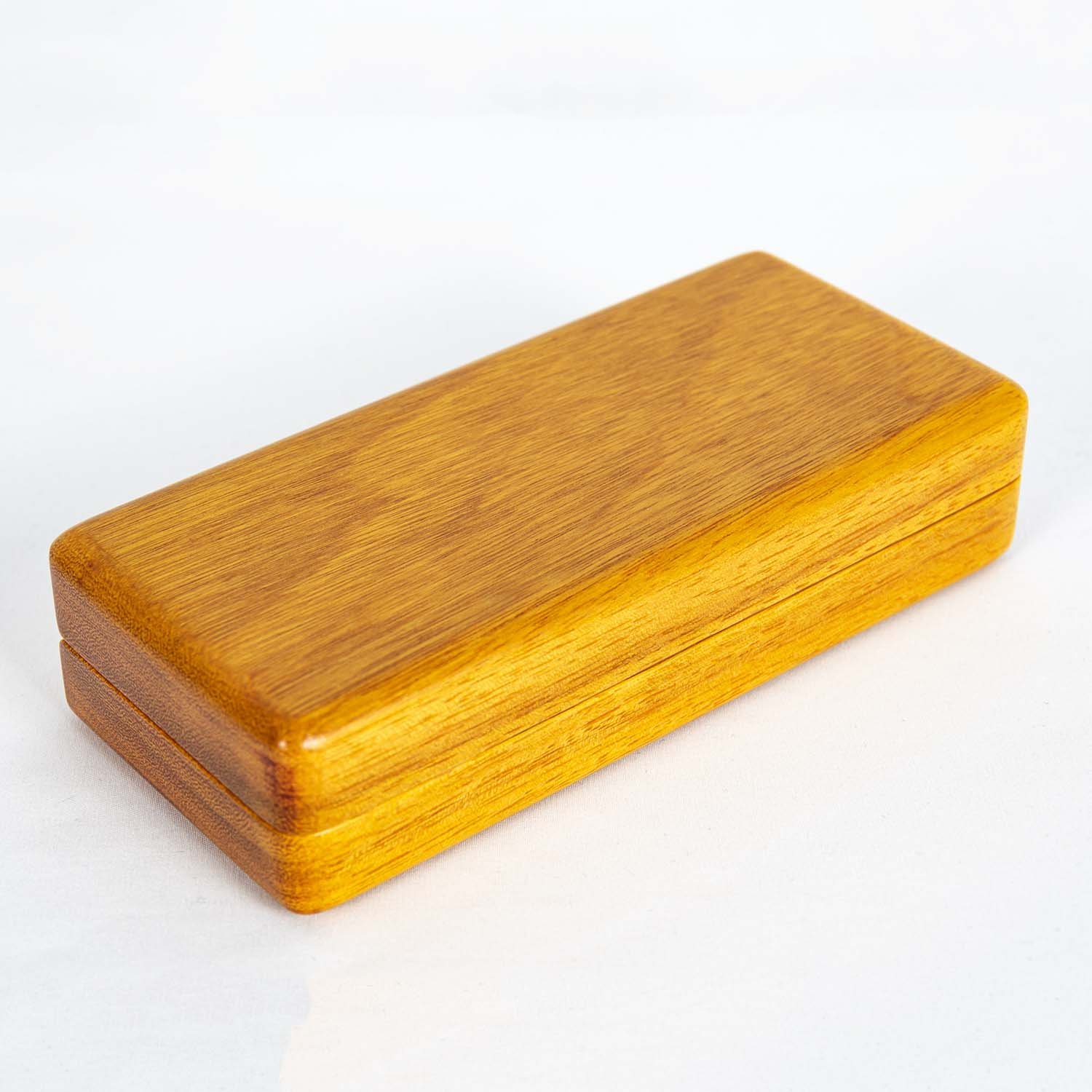 osage-orange-eyeglass-case-closed-studio.jpg