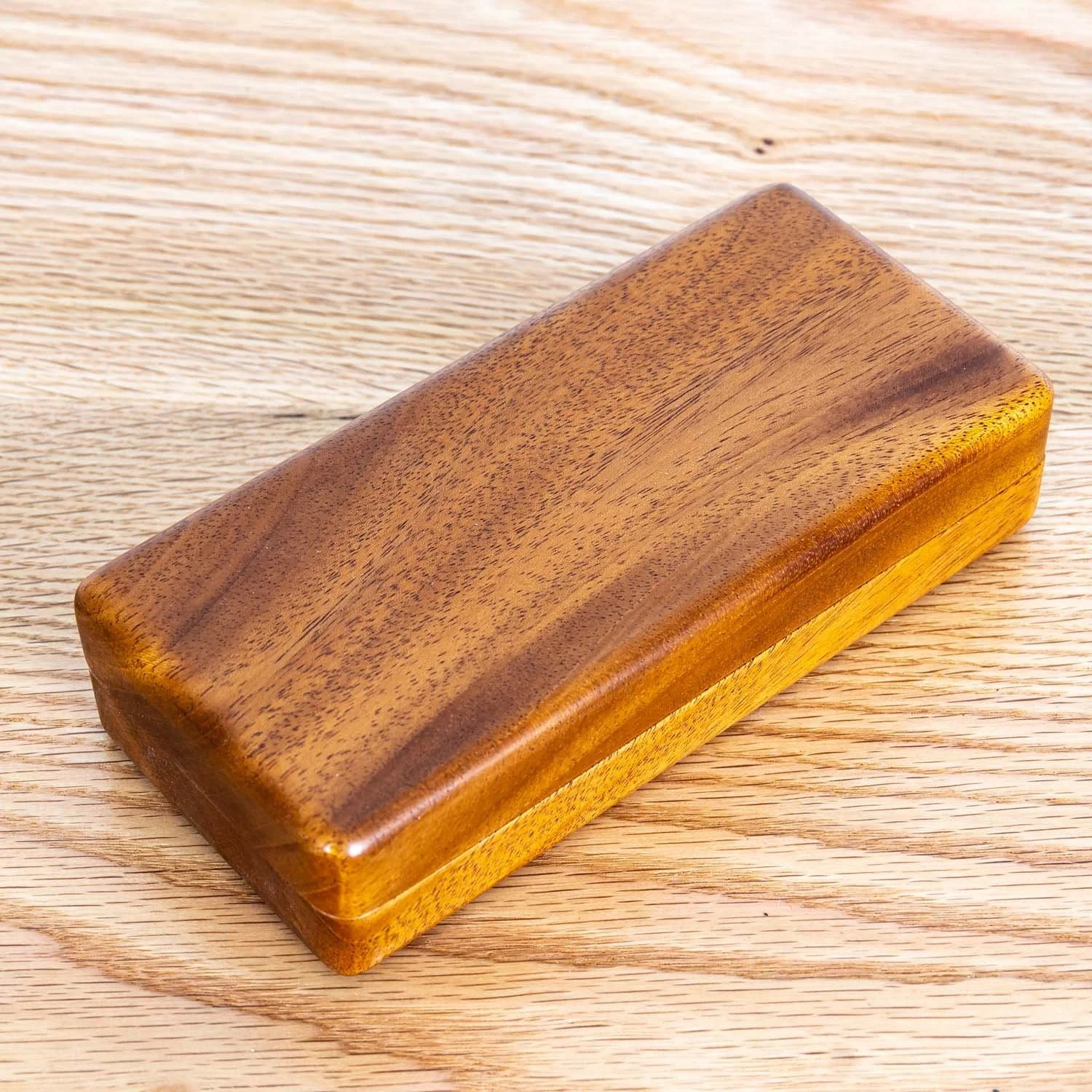 mahogany-eyeglass-case-closed-wood-surface-09.jpg