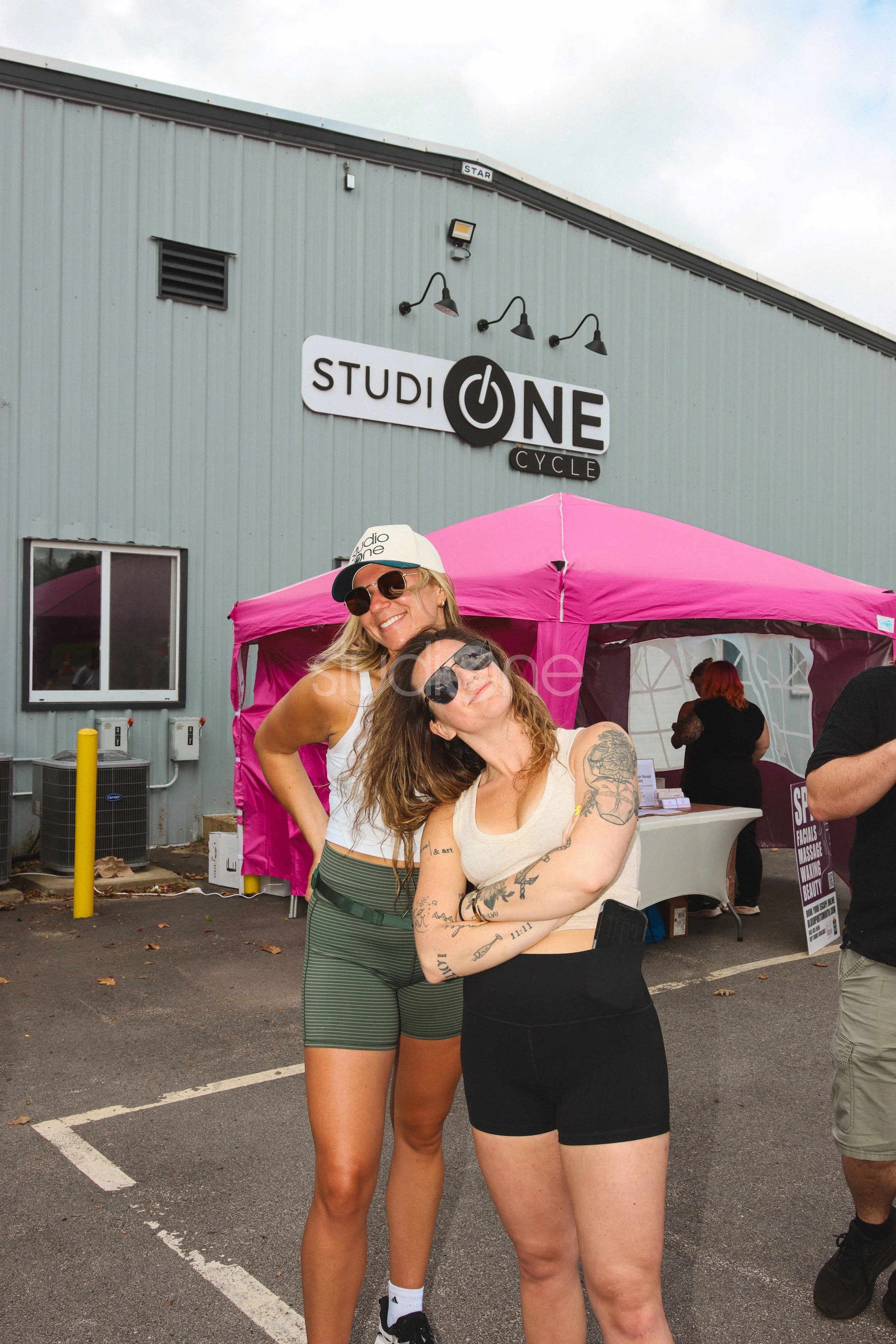 studio-one-parkinglotparty-38.jpg