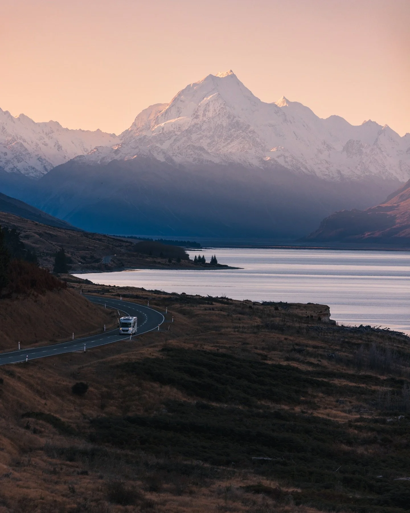 The many versions of Mt Cook we saw and experienced in New Zealand. 
.
.
.
#mtcooknationalpark #southislandnewzealand #documentlife