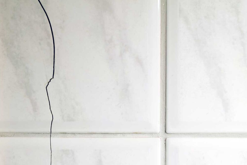 Istock_Featured_Why-Do-Bathroom-Tiles-Crack-And-How-To-Fix-That.jpeg