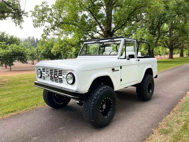 023-star-white-metallic--hlc-order-legacy--1969-ford-bronco-star-white-metallic.jpg